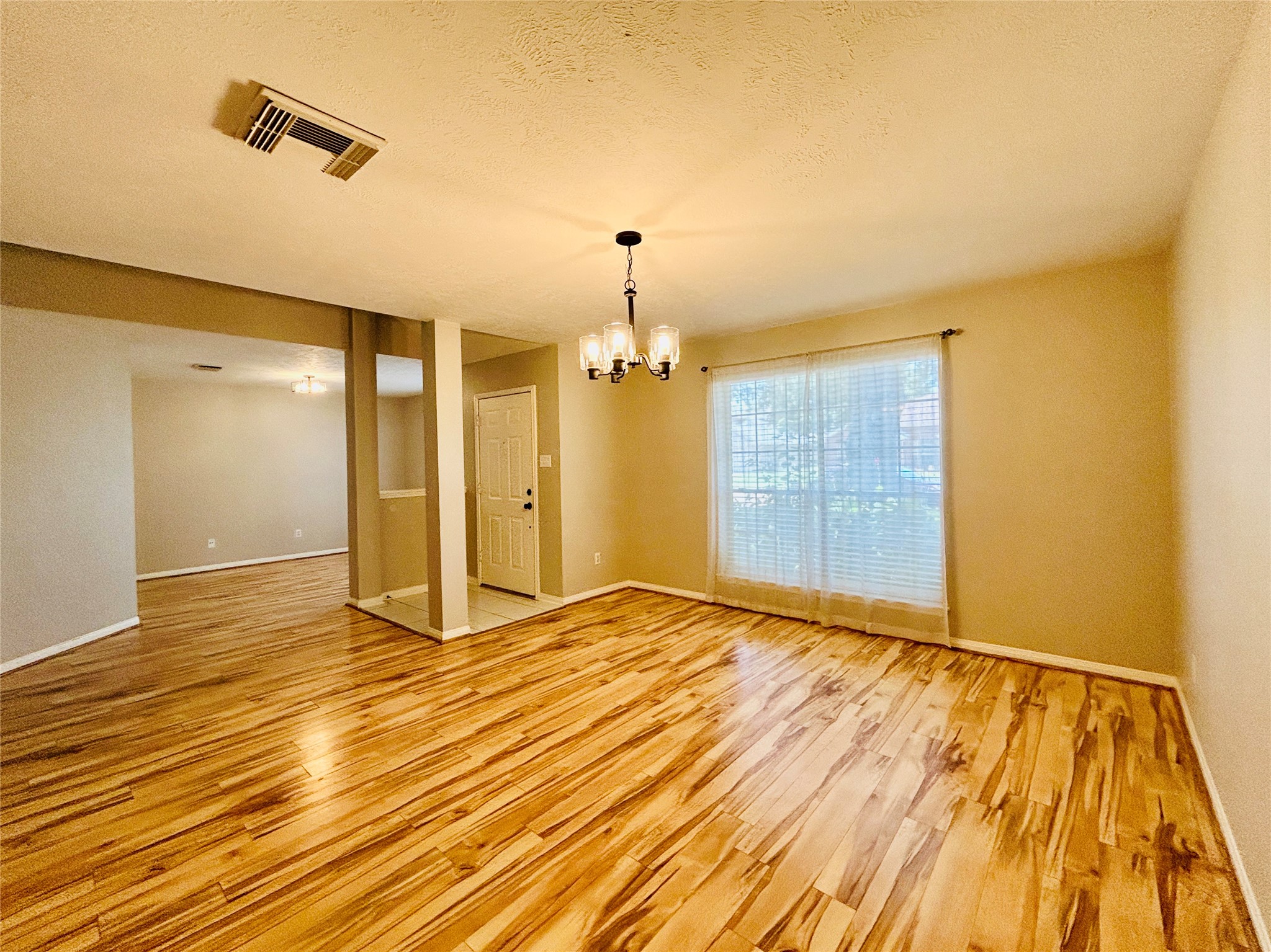 1404 Helmsley Drive Property Photo 8