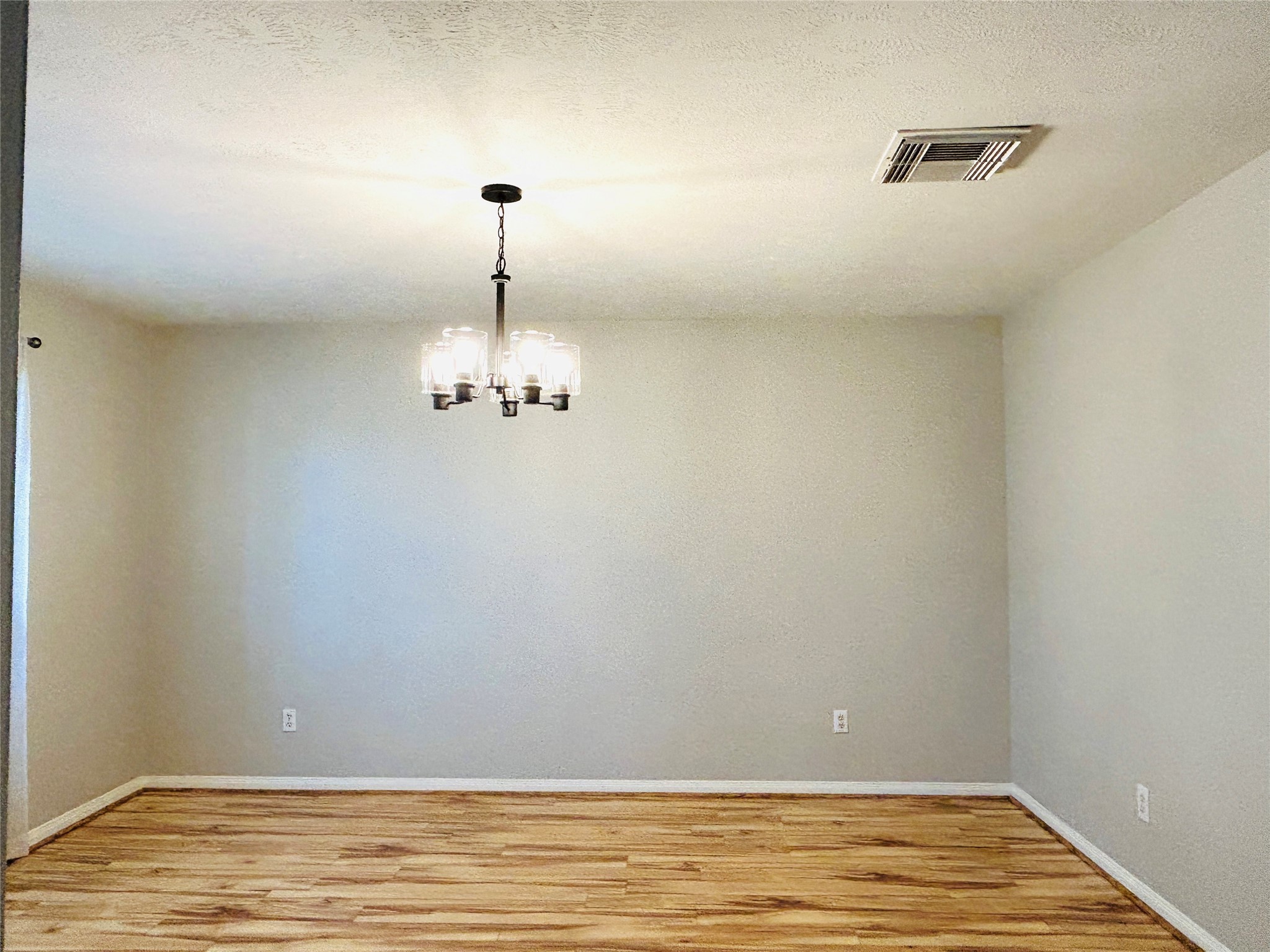 1404 Helmsley Drive Property Photo 9