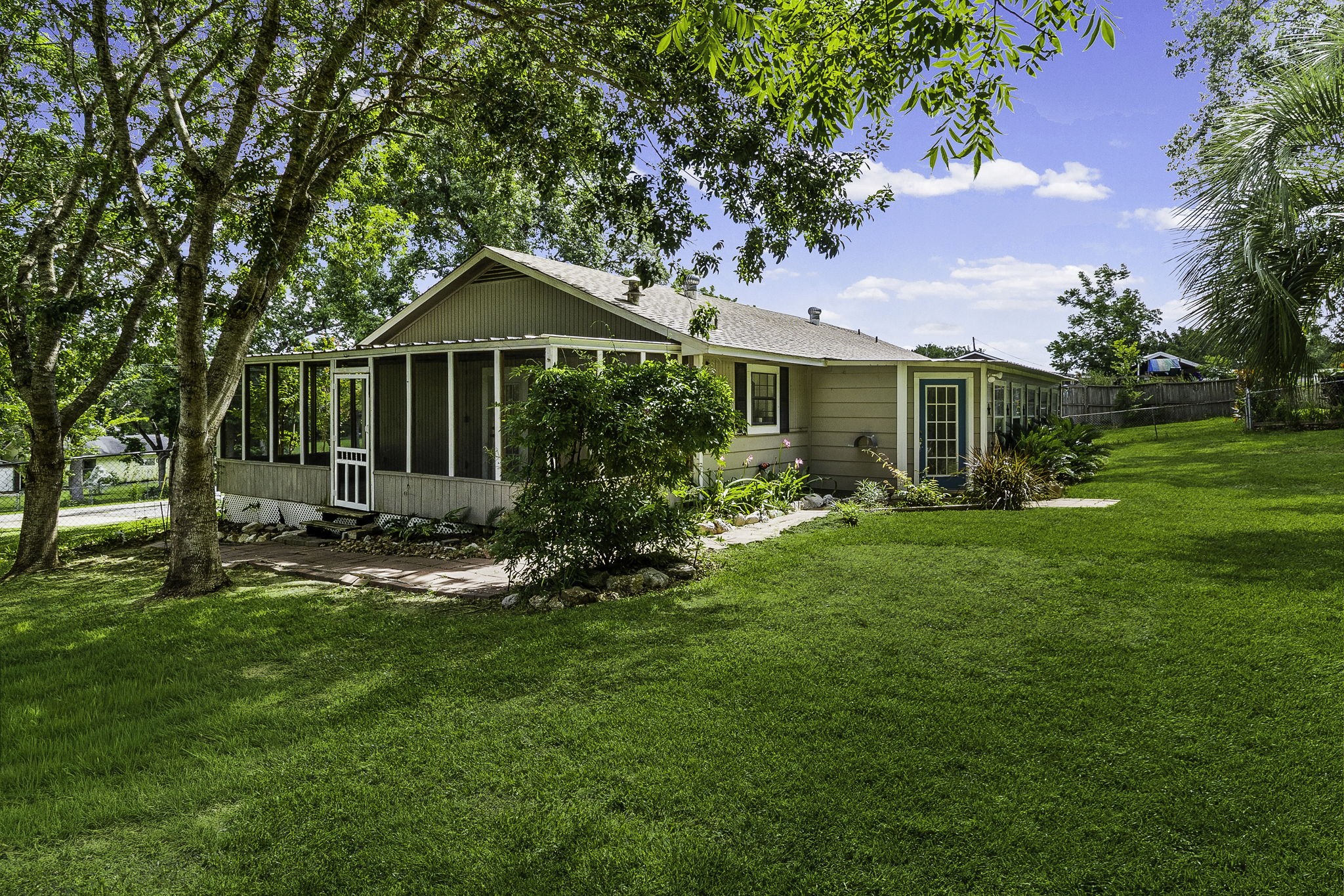 51 Rustling Oaks Street Property Photo 34
