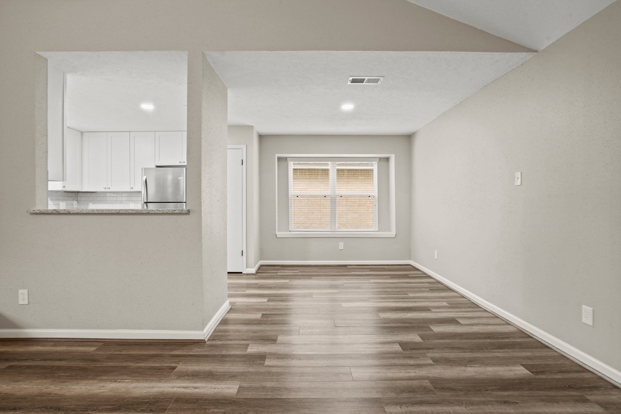 21402 Bassbrook Drive Property Photo 5