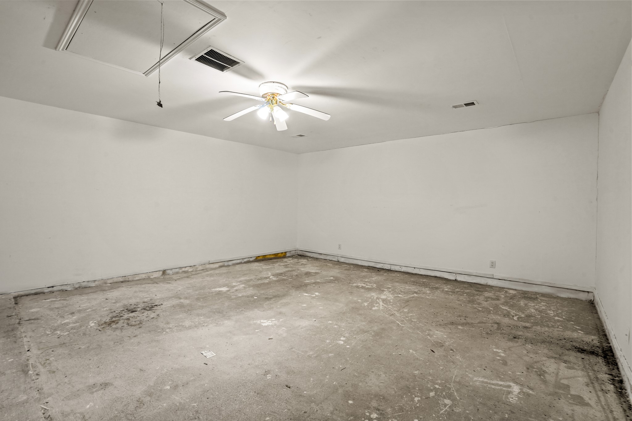 21402 Bassbrook Drive Property Photo 15