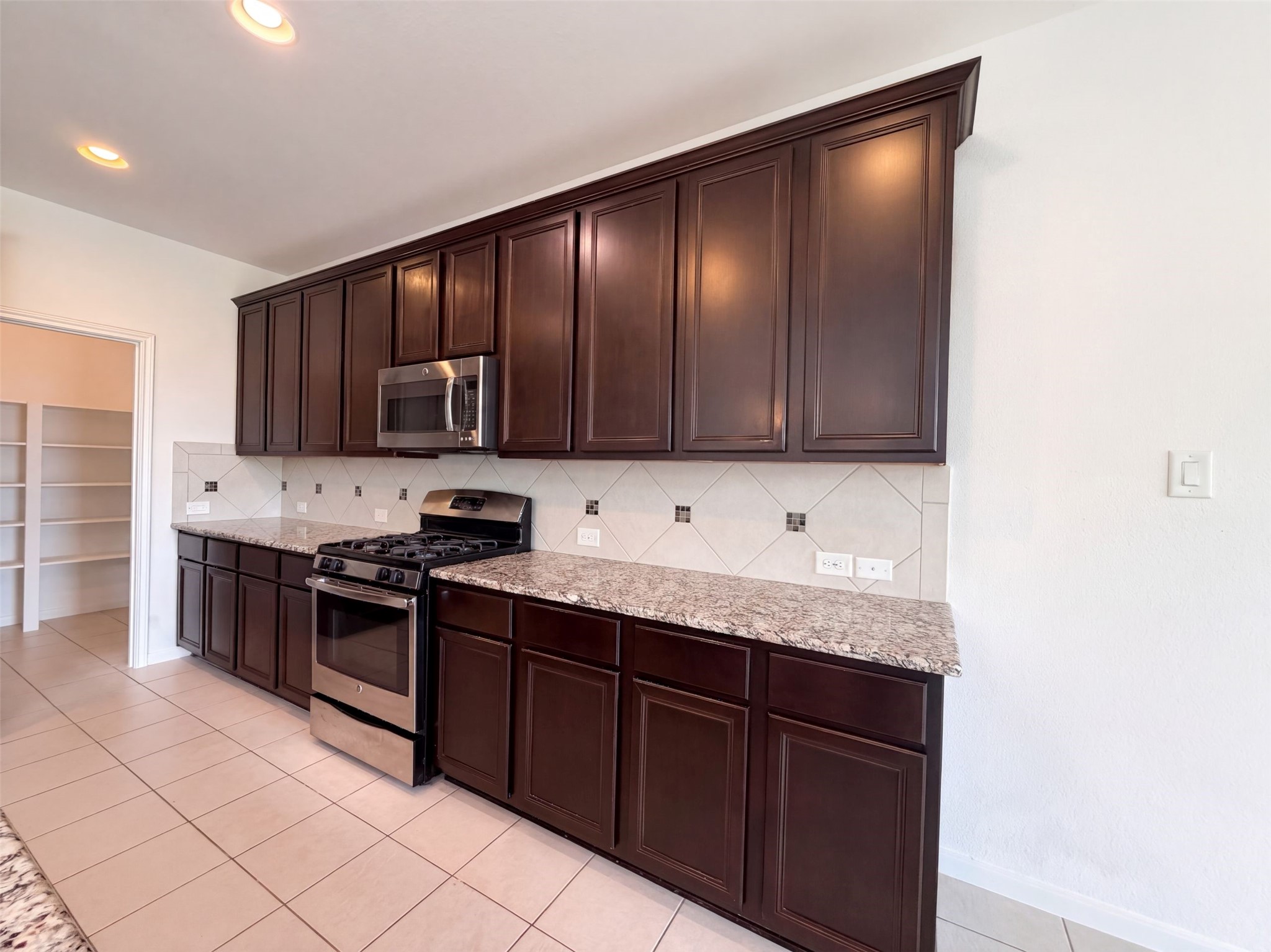 19607 Pecos Bend Court Property Photo 10