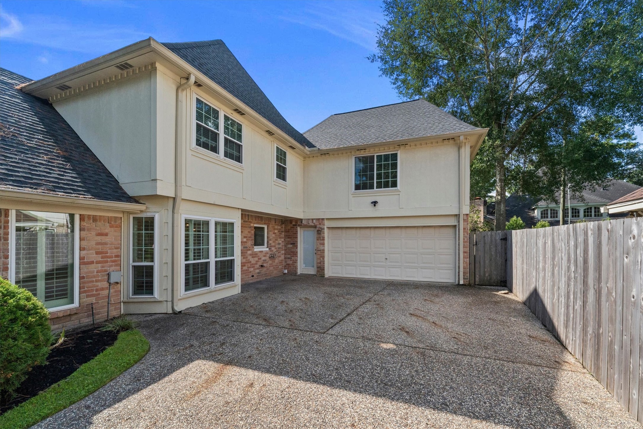 9527 Enstone Circle Property Photo 3