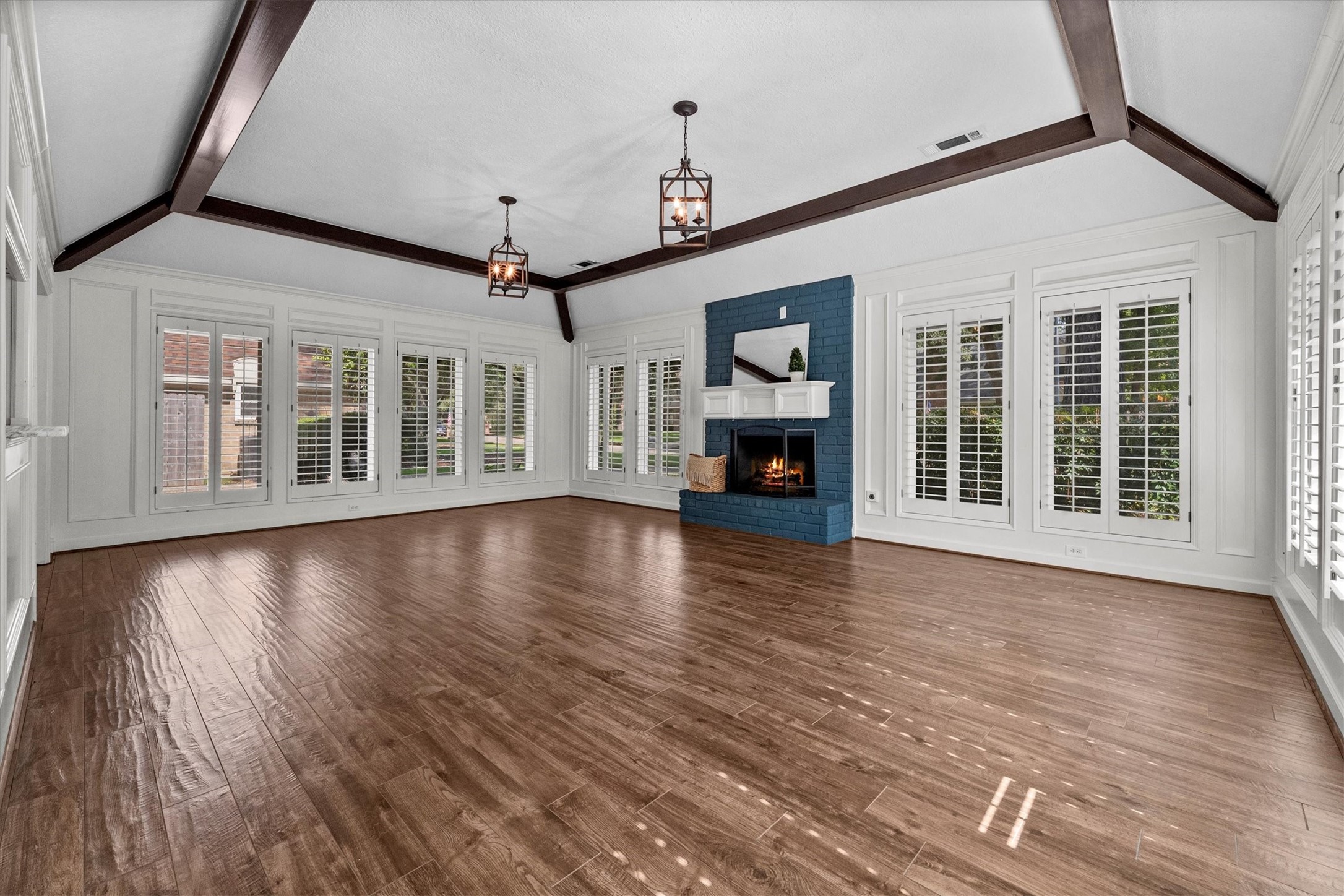 9527 Enstone Circle Property Photo 7