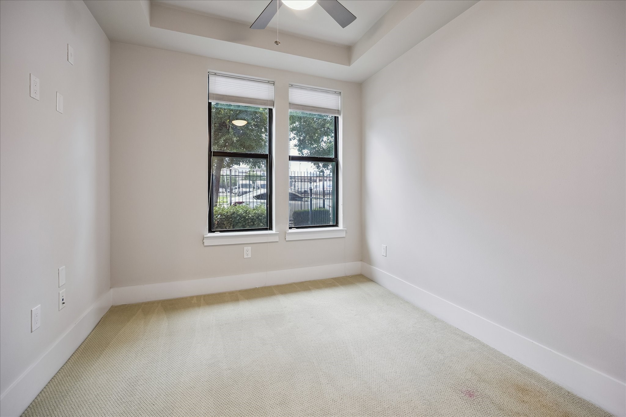 2401 Crawford Street C4b Property Photo 4