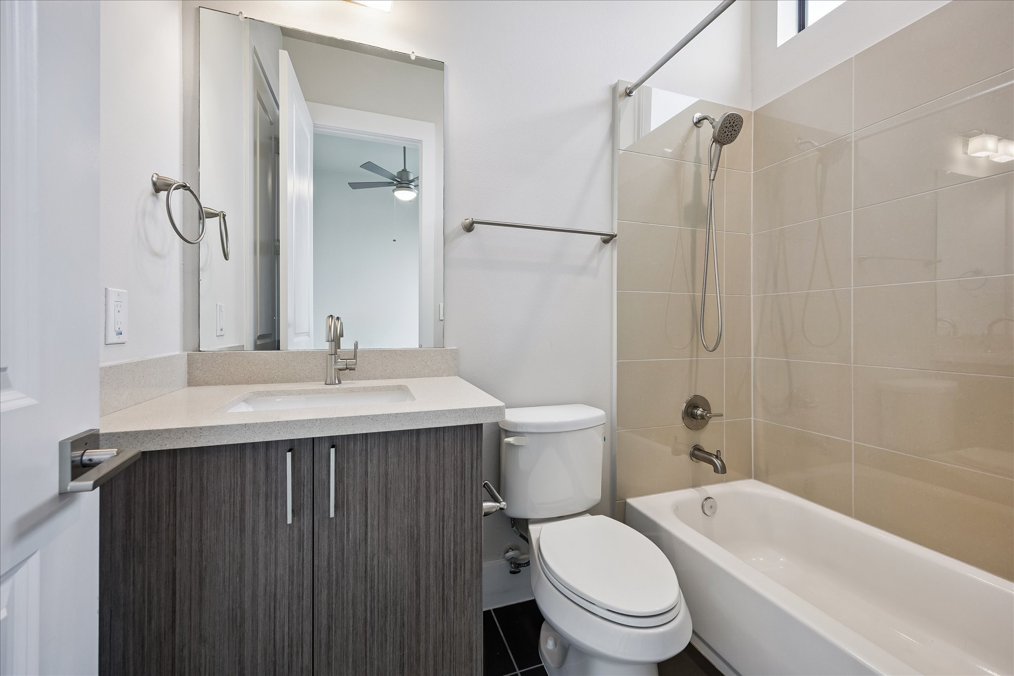 2401 Crawford Street C4b Property Photo 15