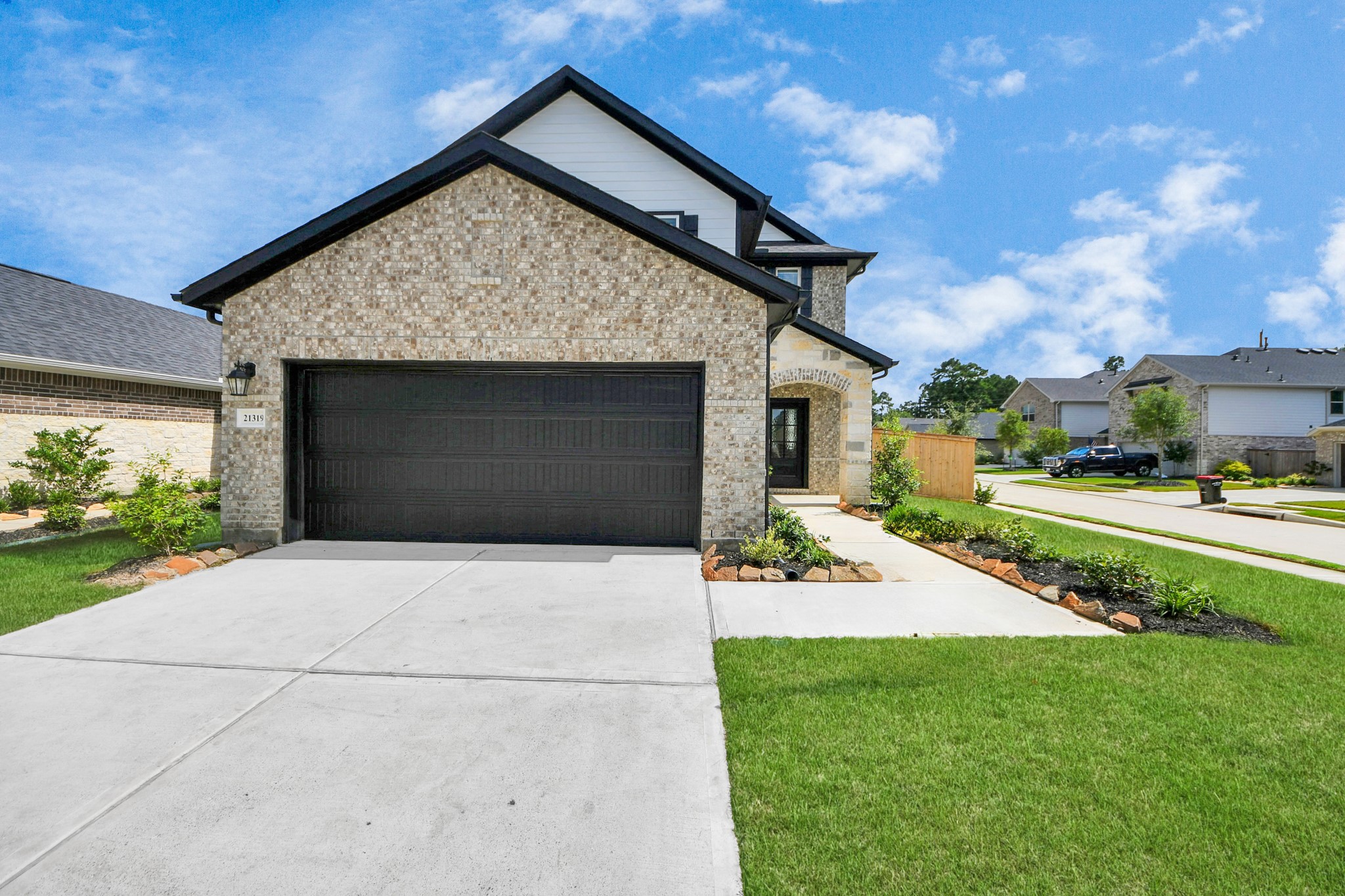 21319 Catelonia Yew Court Property Photo 5