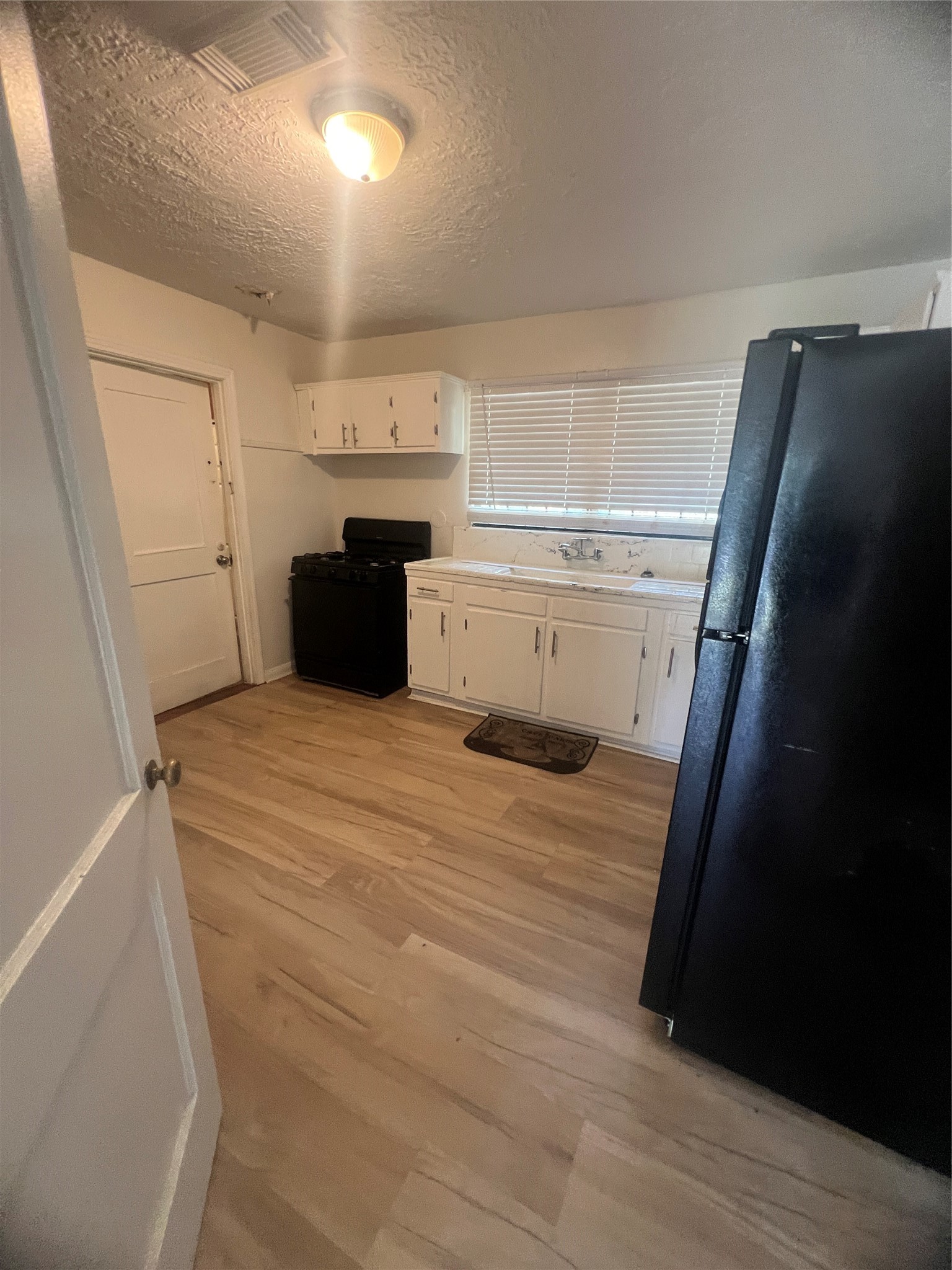 5715 Westover Street Property Photo 6