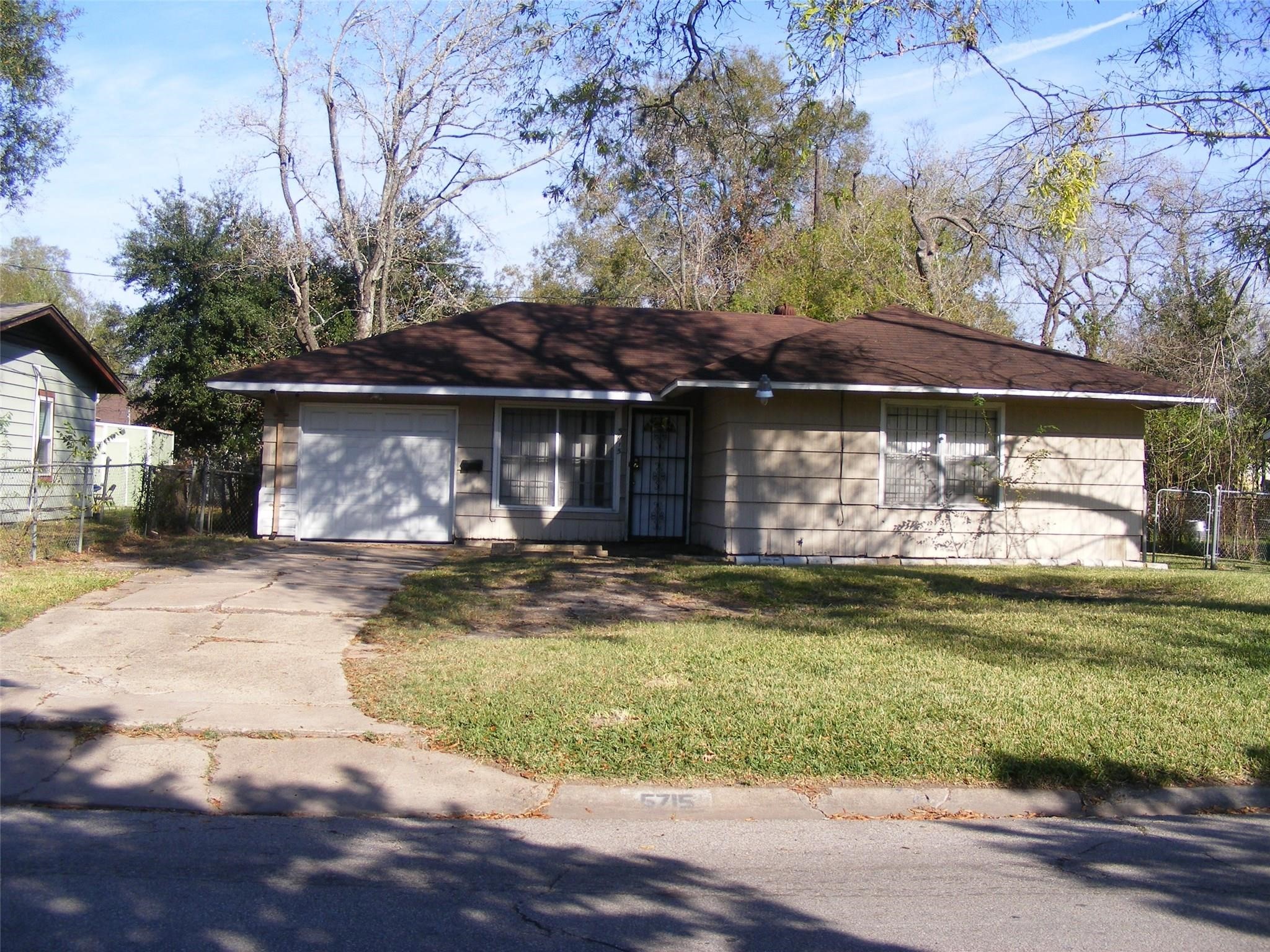 5715 Westover Street Property Photo 8