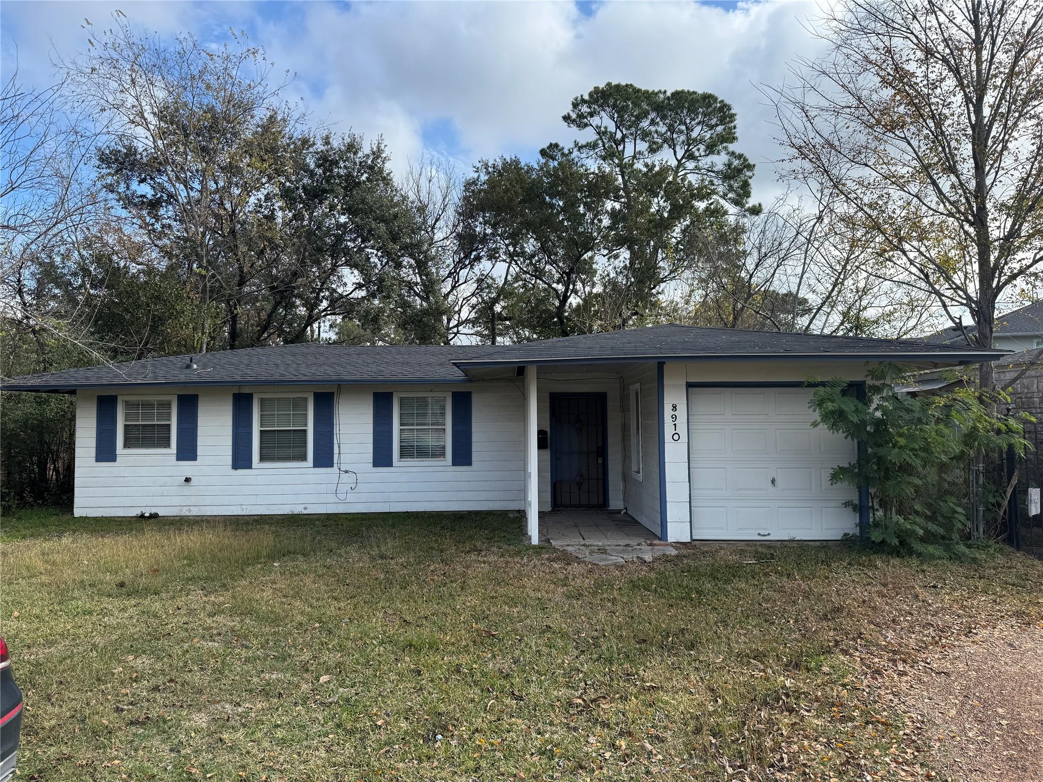 3910 Ella Boulevard, Houston TX 77018 Property Photo 1