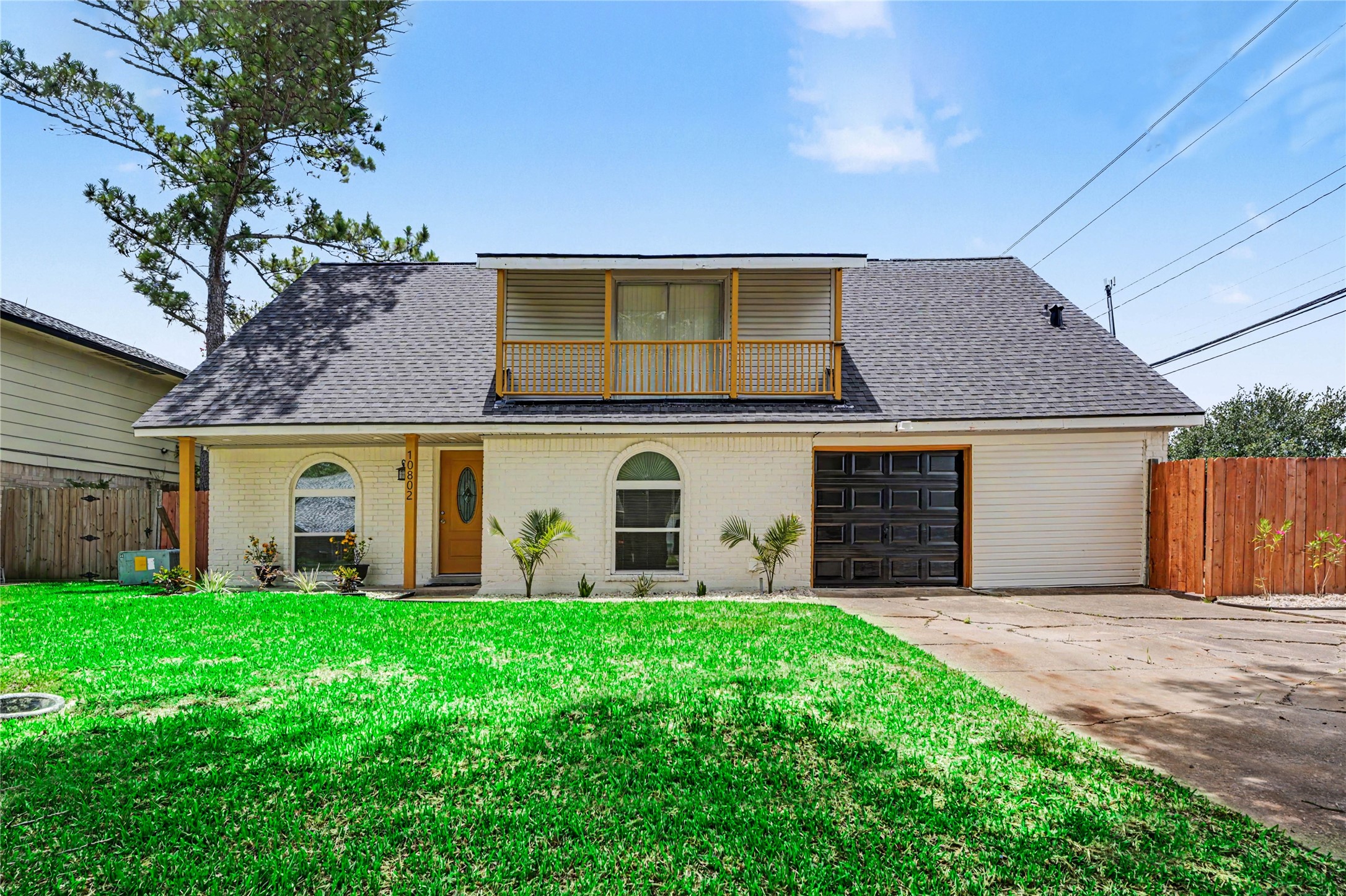 10802 Sagetrail Drive Property Photo 1
