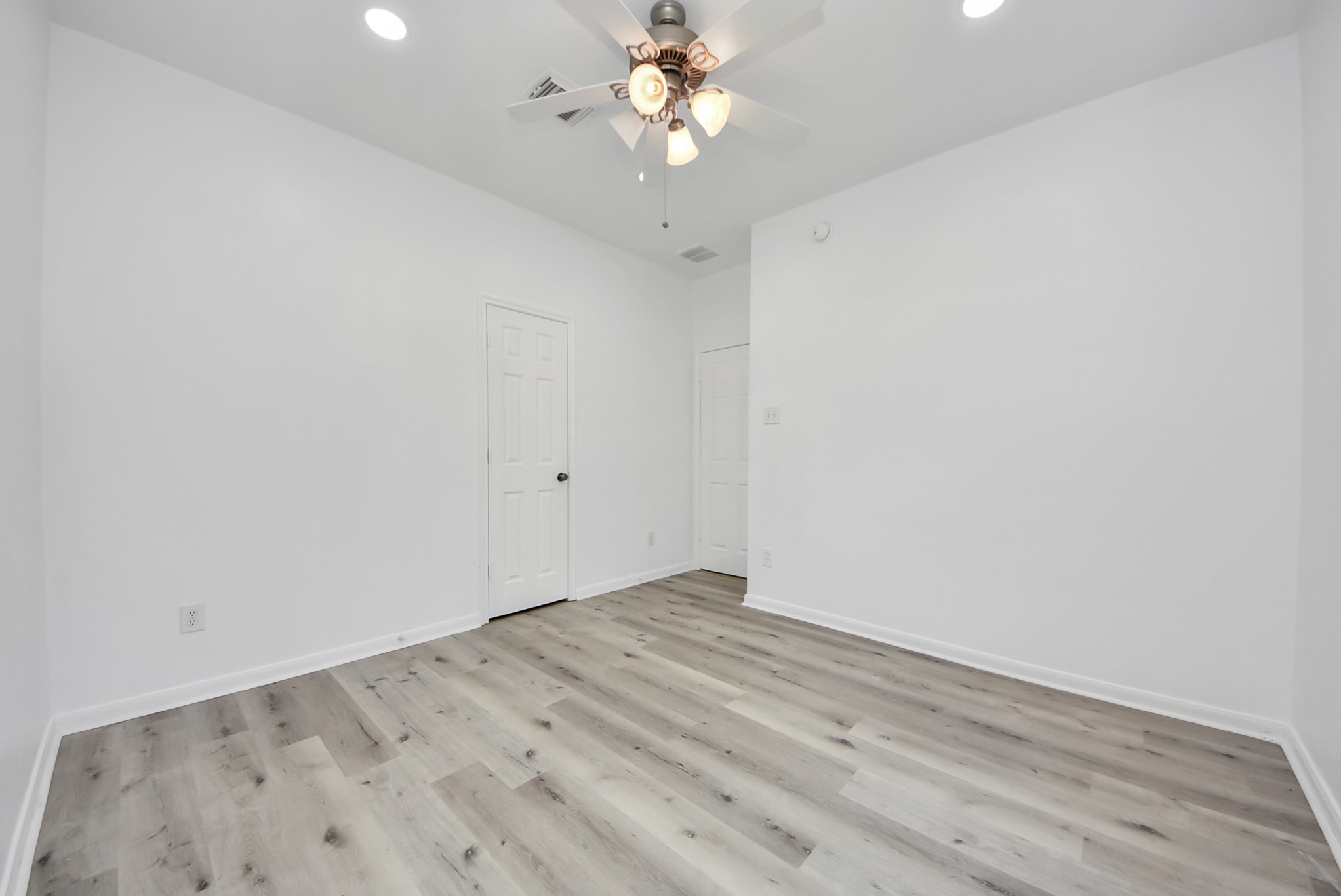 7330 Jacobs Well Drive Property Photo 11