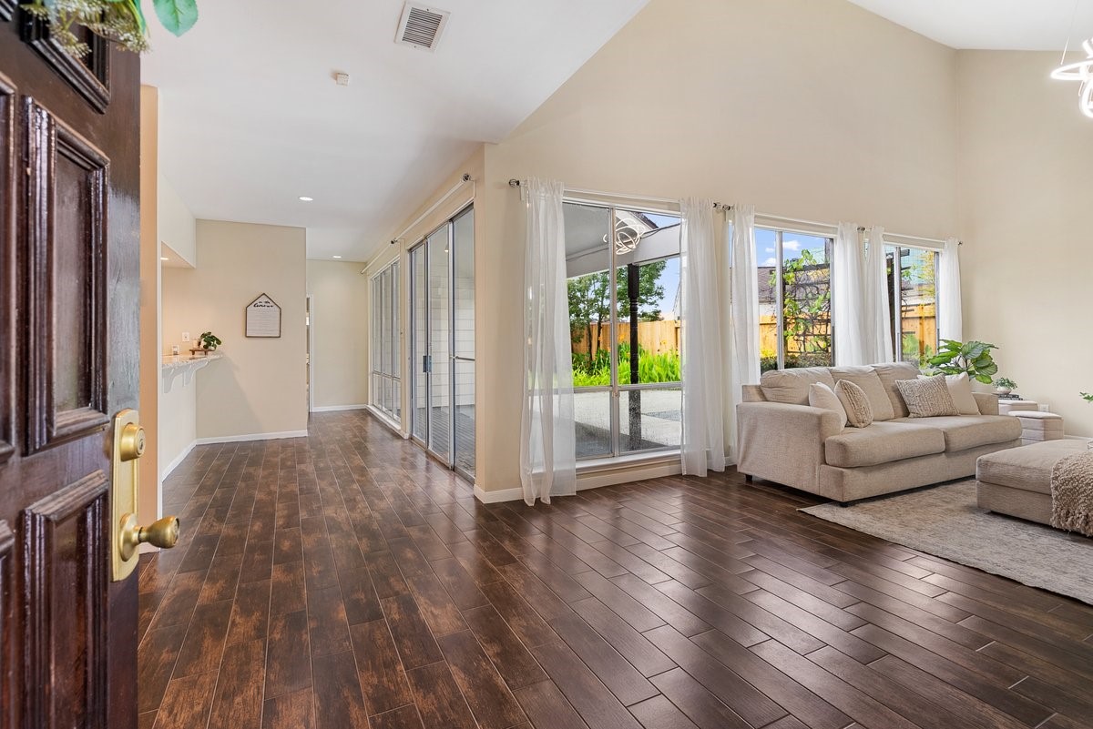 11423 Wickersham Lane Property Photo 8