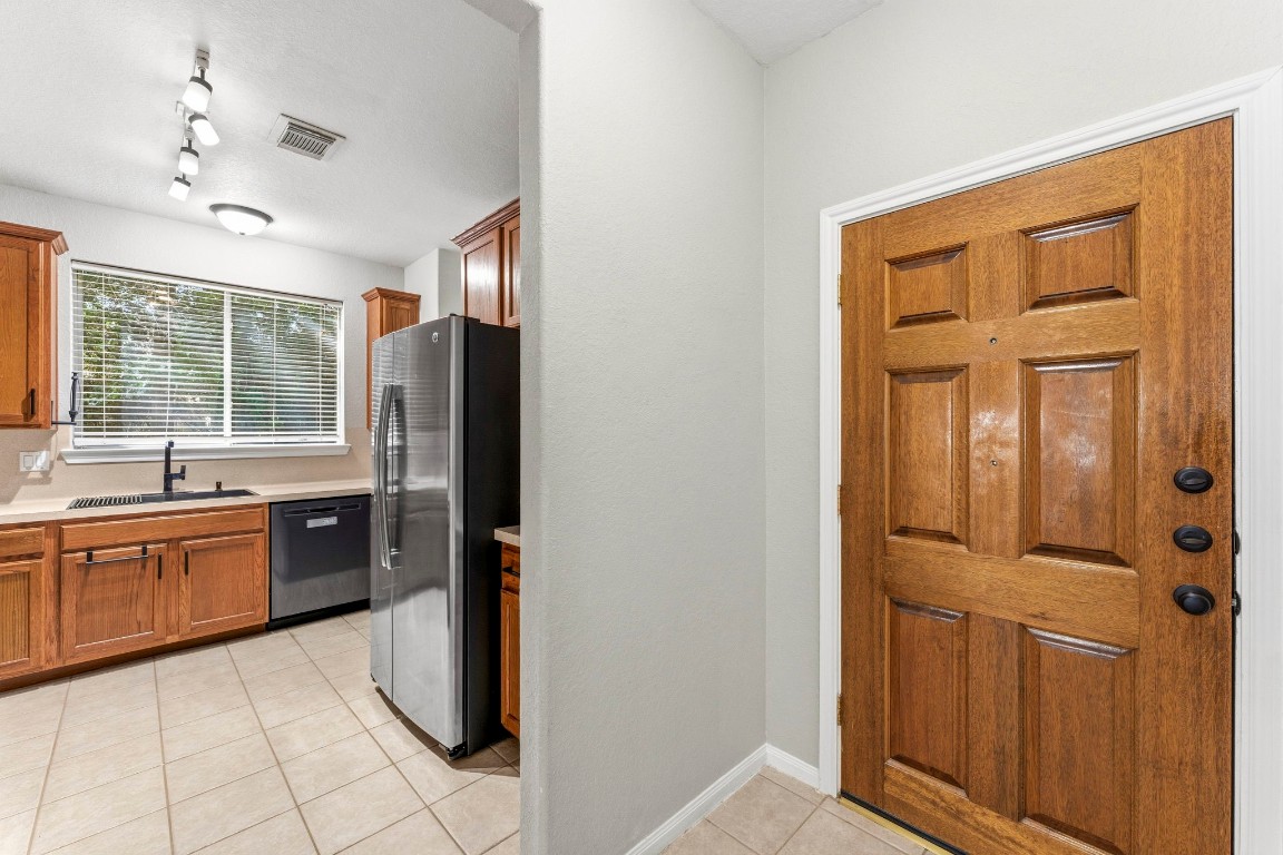 2822 Whitman Drive Property Photo 7