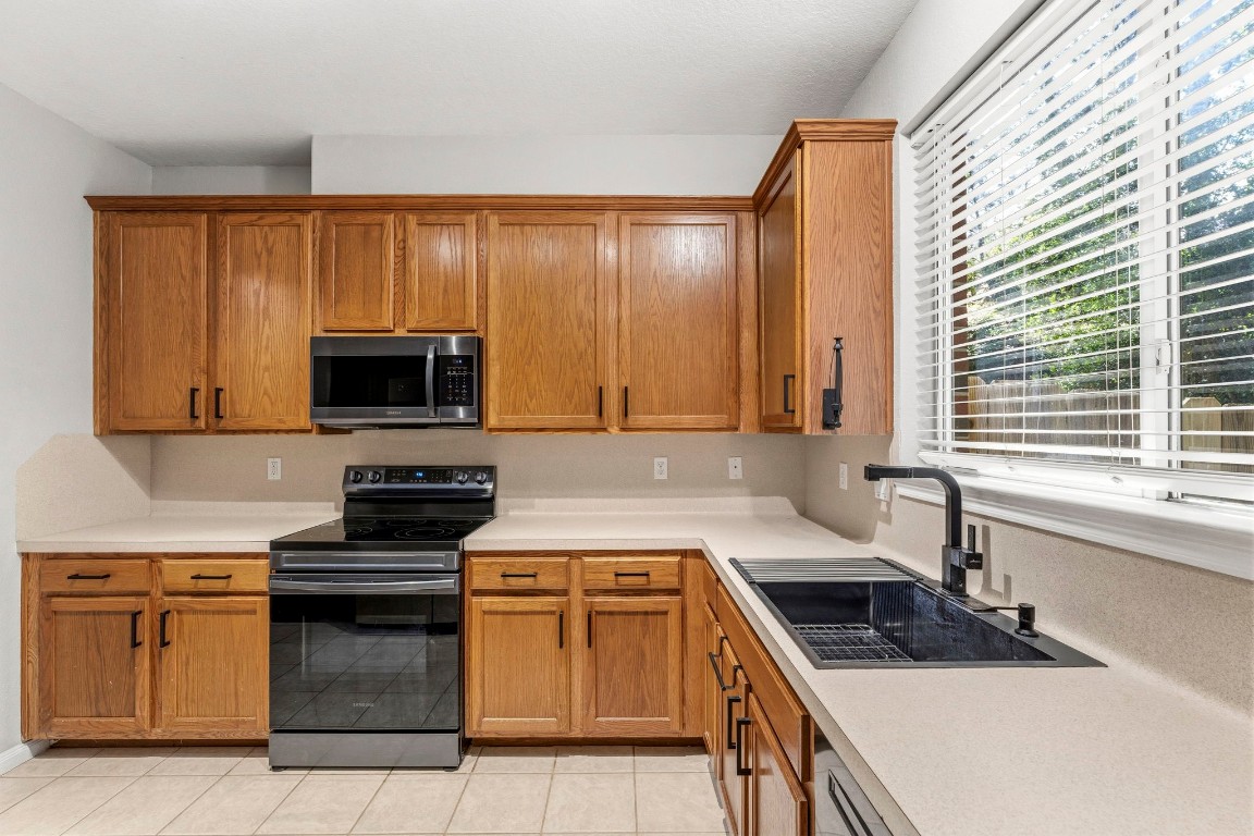 2822 Whitman Drive Property Photo 10