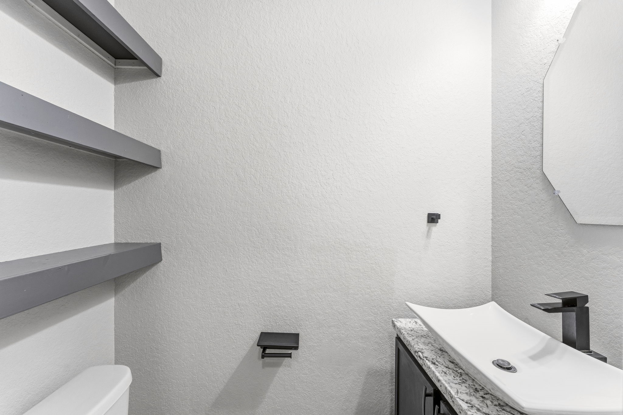 2822 Whitman Drive Property Photo 12