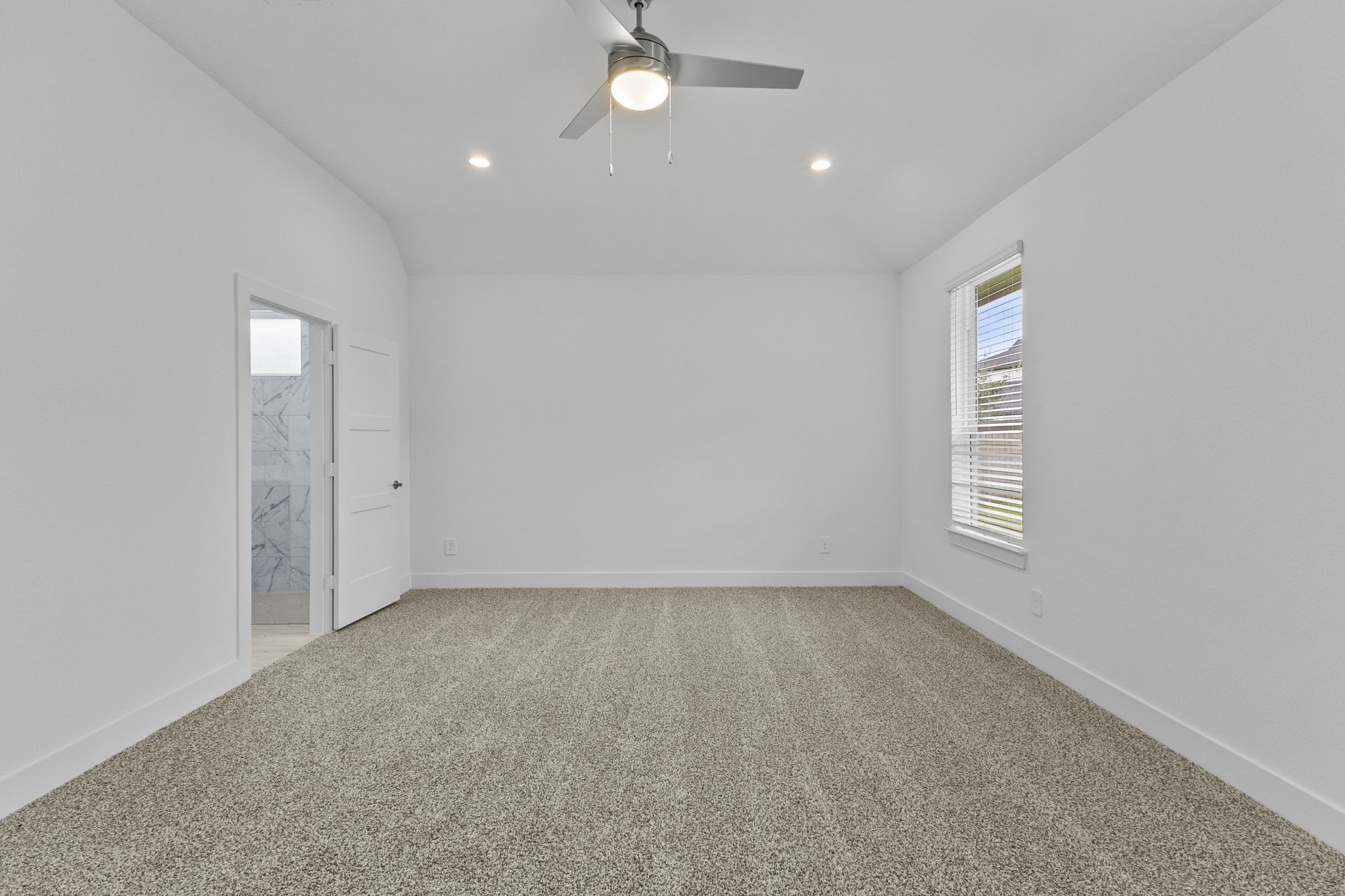 4617 Vernal Loop Property Photo 15