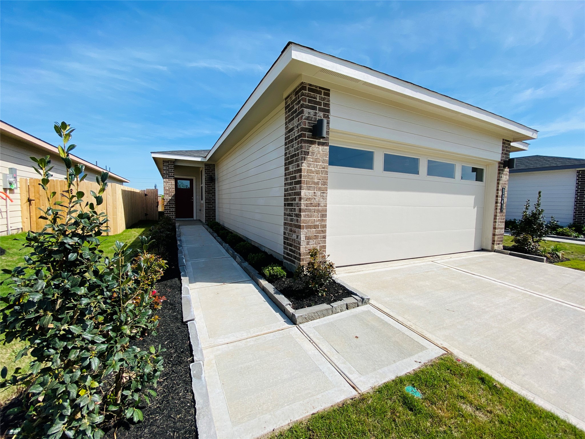 2811 Chancery Summit Court Property Photo 1