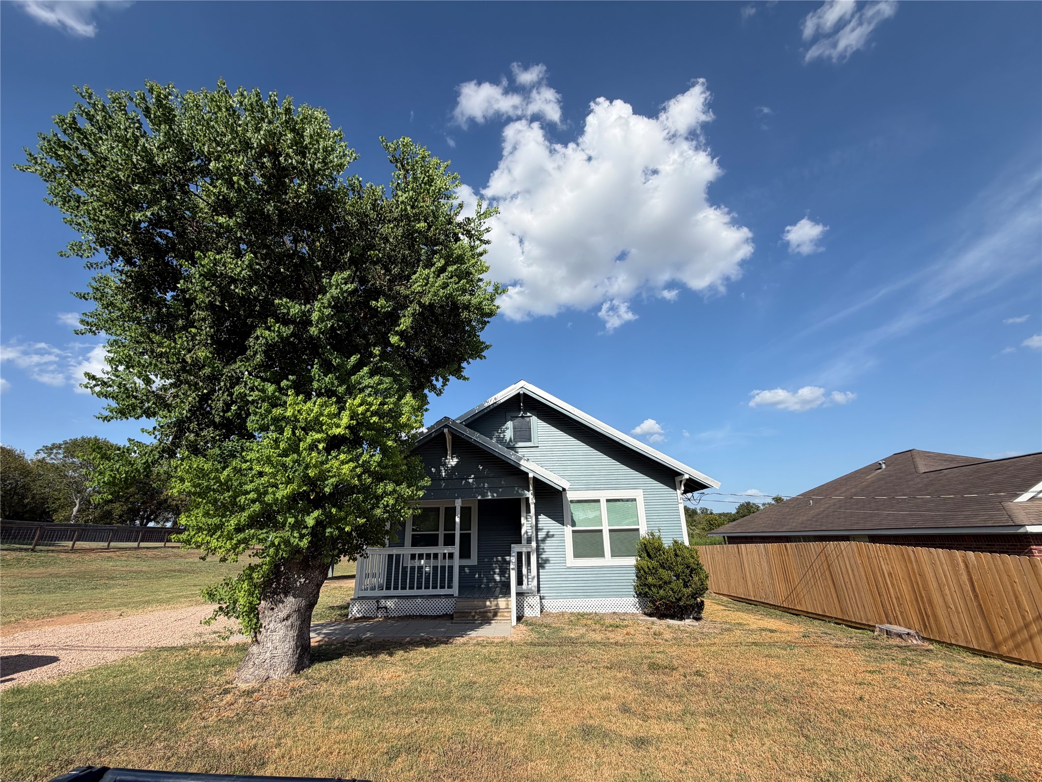 700 Burleson Street Property Photo 1