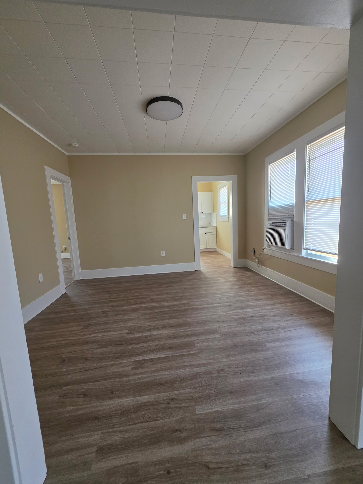700 Burleson Street Property Photo 5
