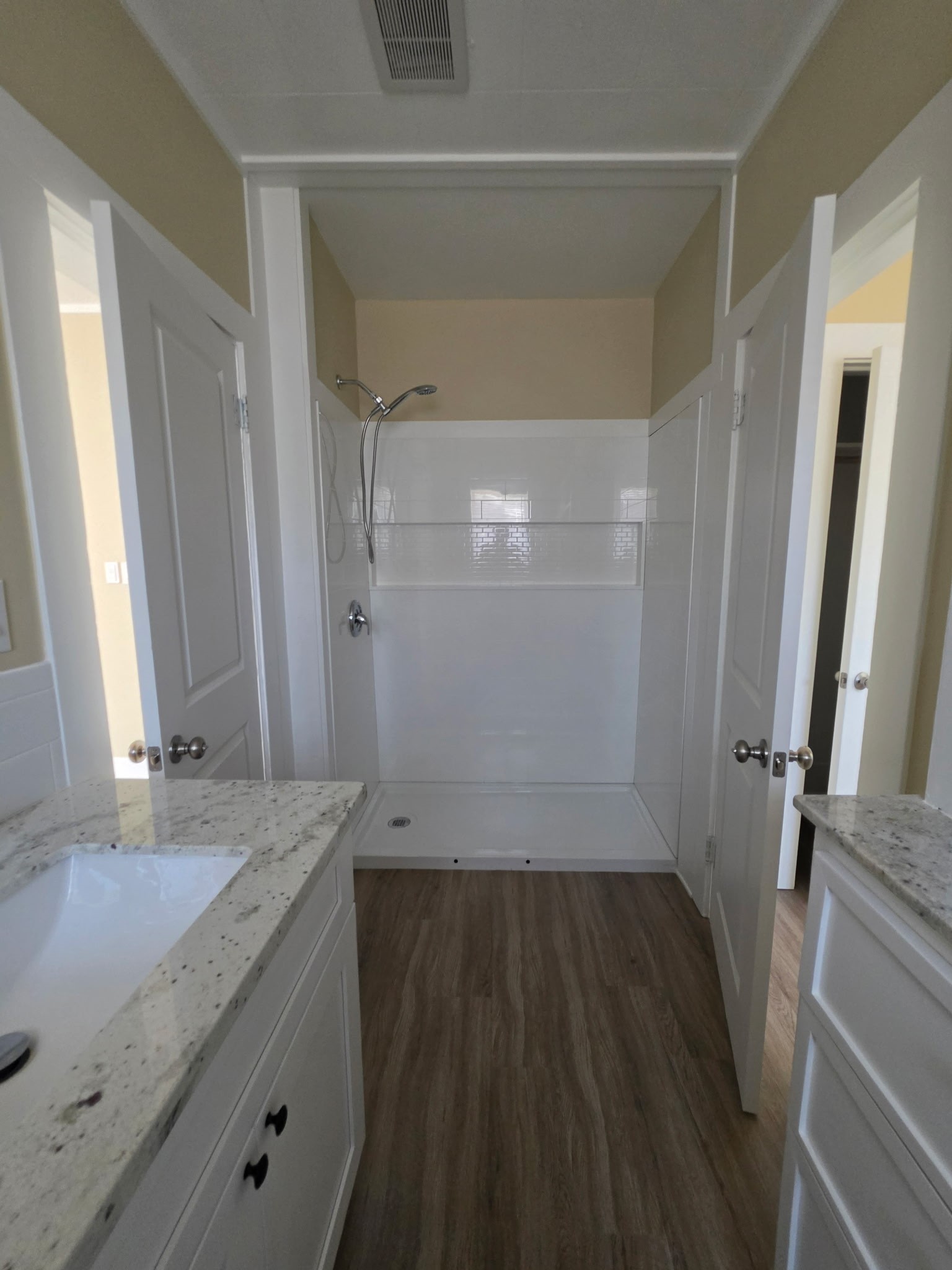700 Burleson Street Property Photo 9