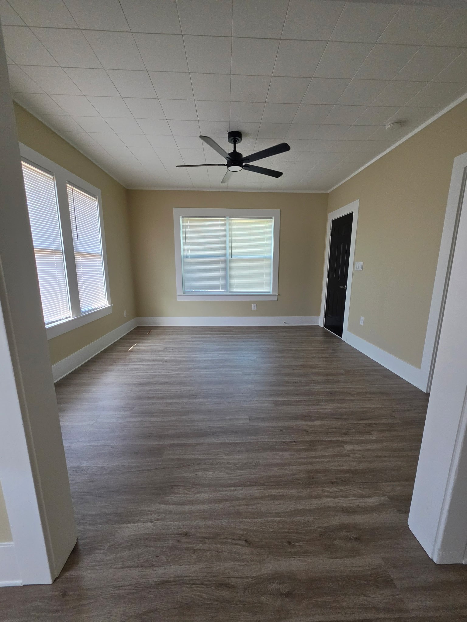 700 Burleson Street Property Photo 10