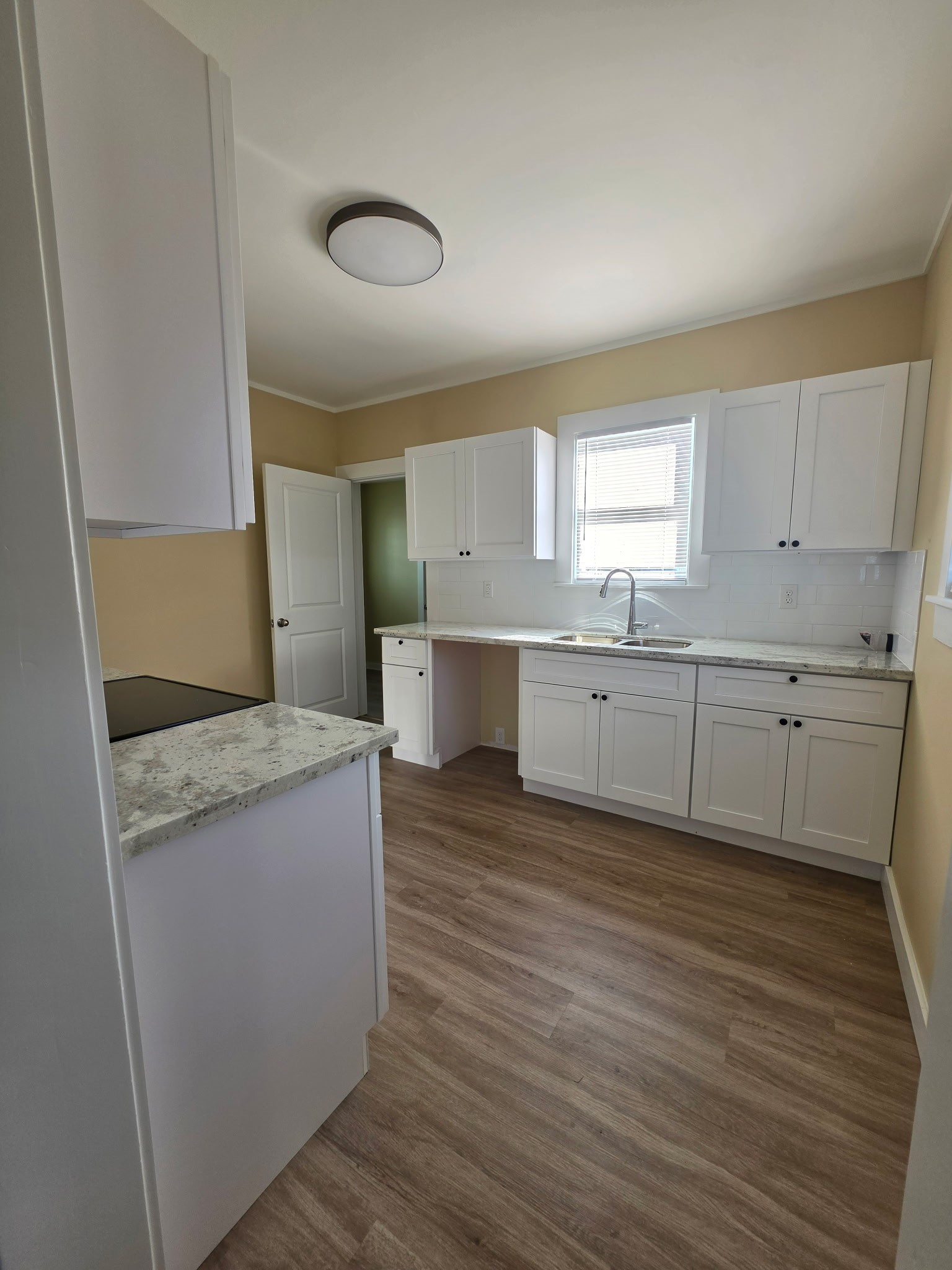 700 Burleson Street Property Photo 11