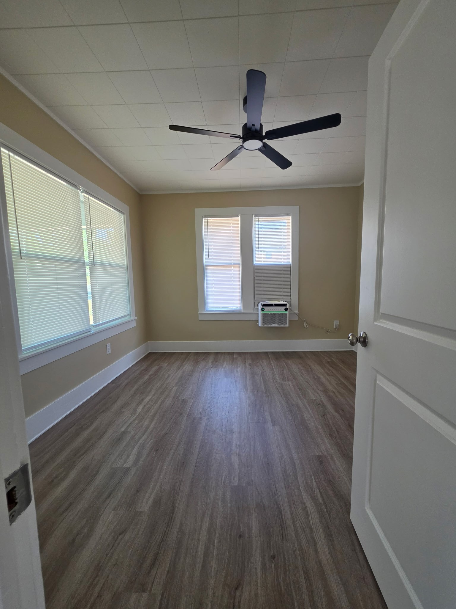 700 Burleson Street Property Photo 12