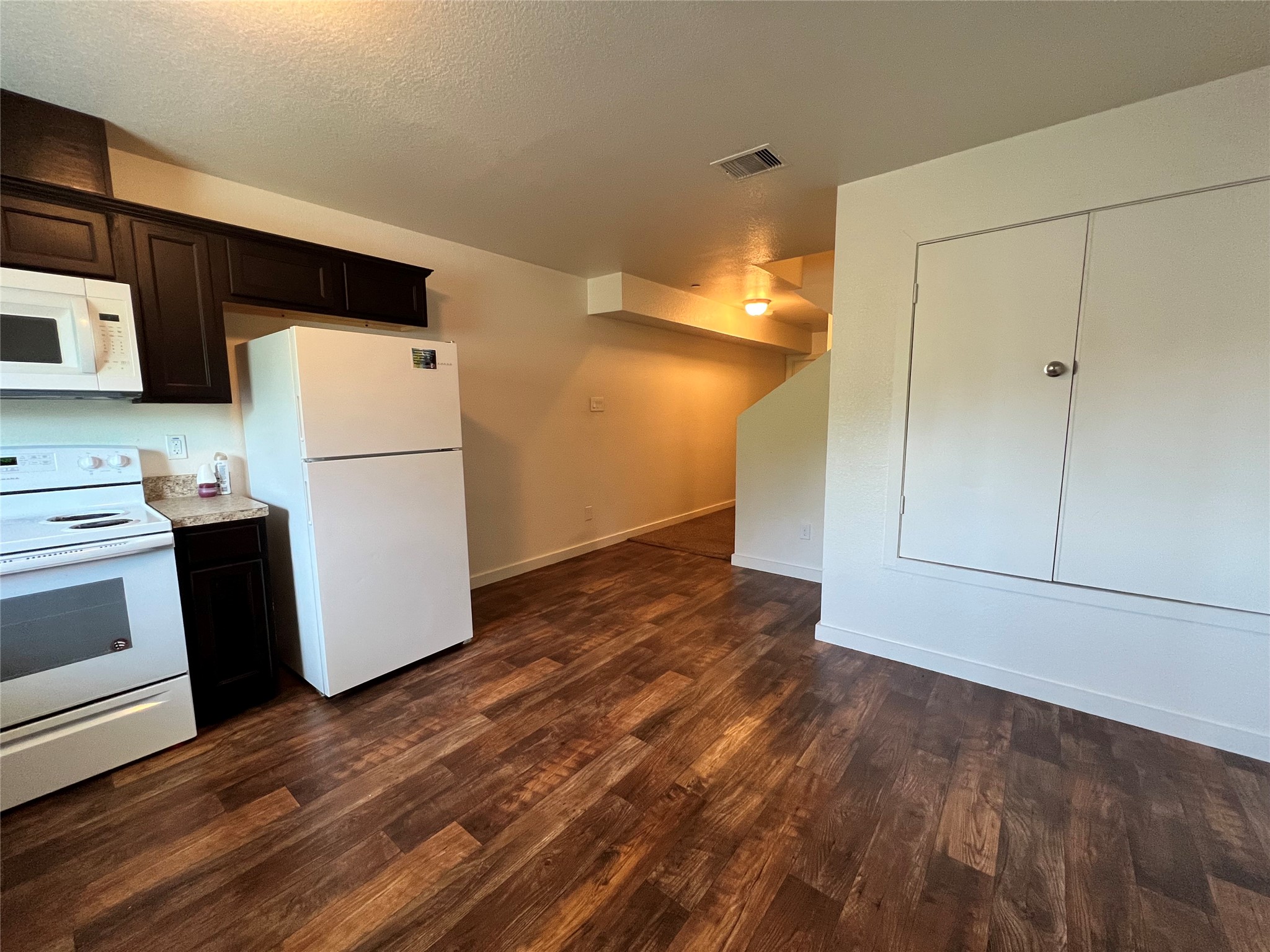 10535 Mills Road 5d Property Photo 5