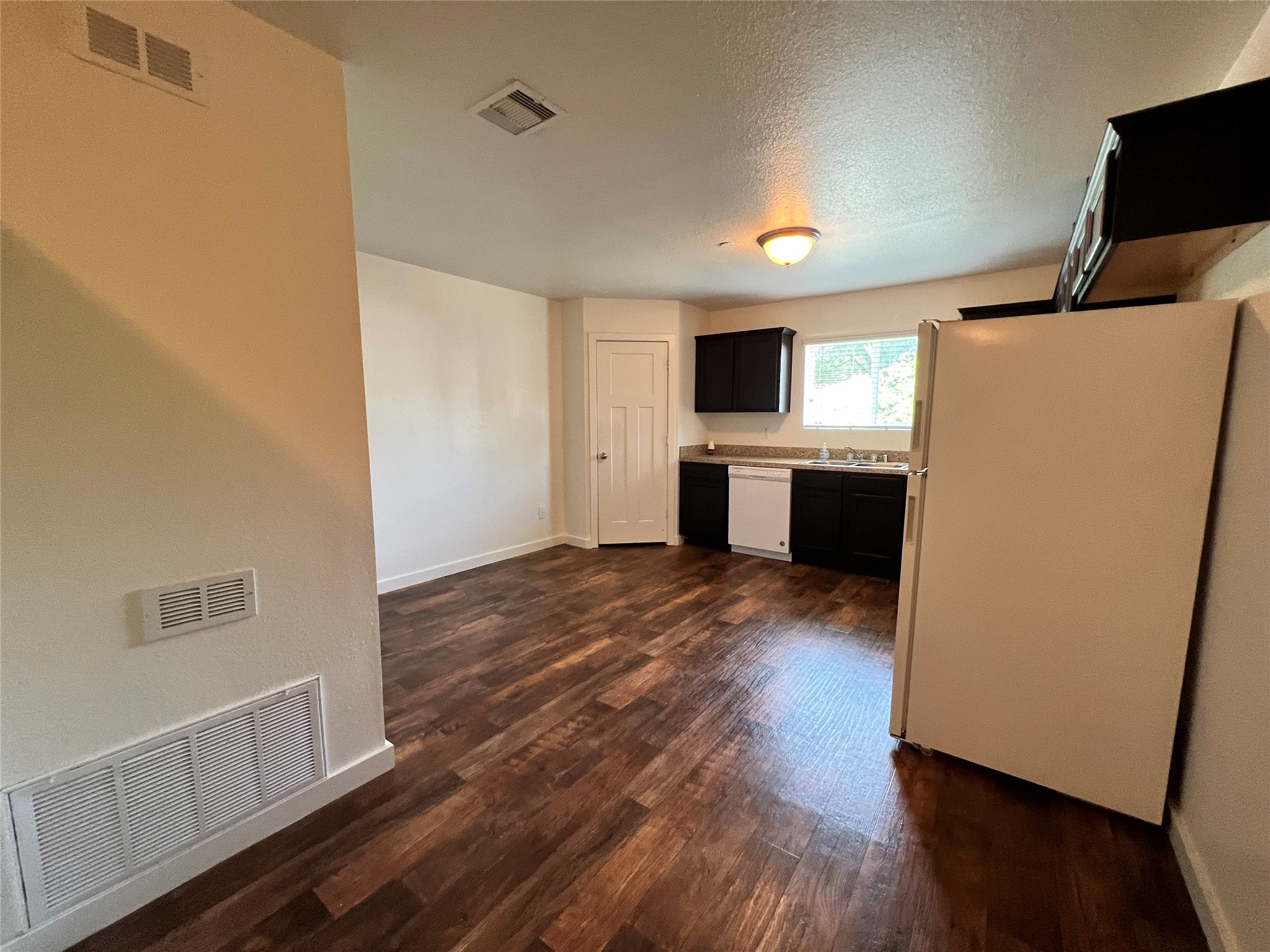 10535 Mills Road 5d Property Photo 8