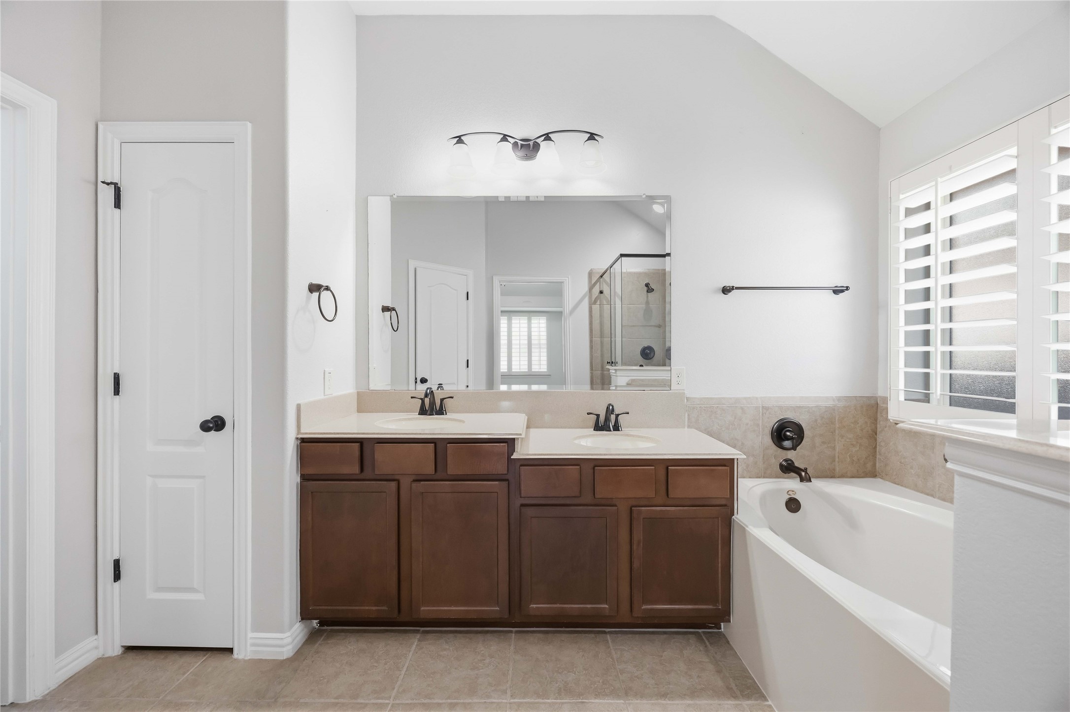 601 Dunlavy Lane Property Photo 4