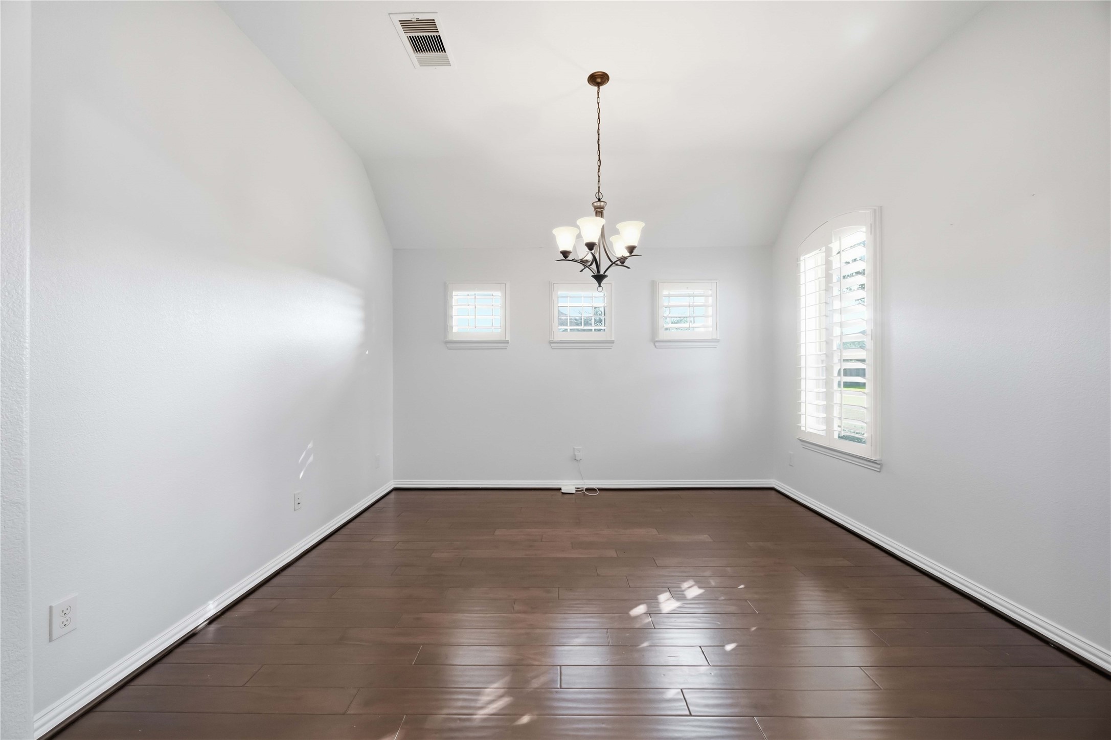 601 Dunlavy Lane Property Photo 7