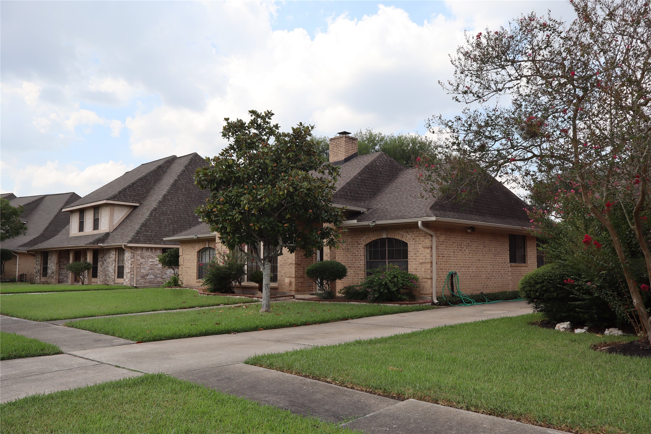 9911 Sagegreen Drive Property Photo 3