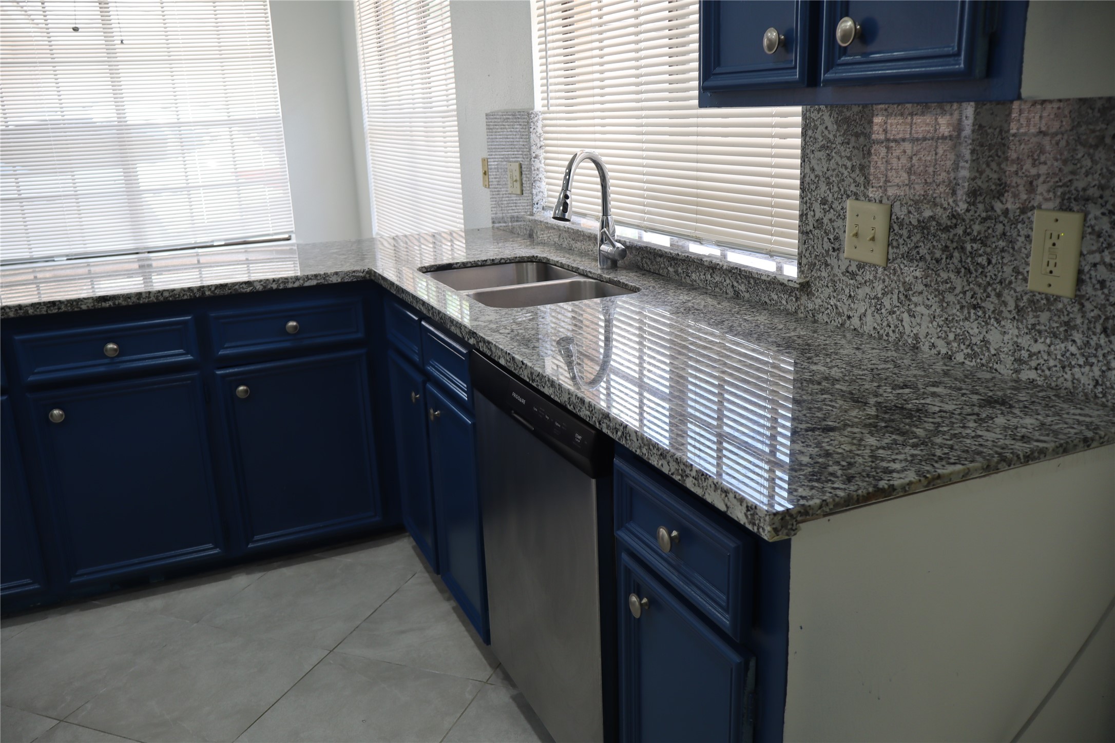 9911 Sagegreen Drive Property Photo 19