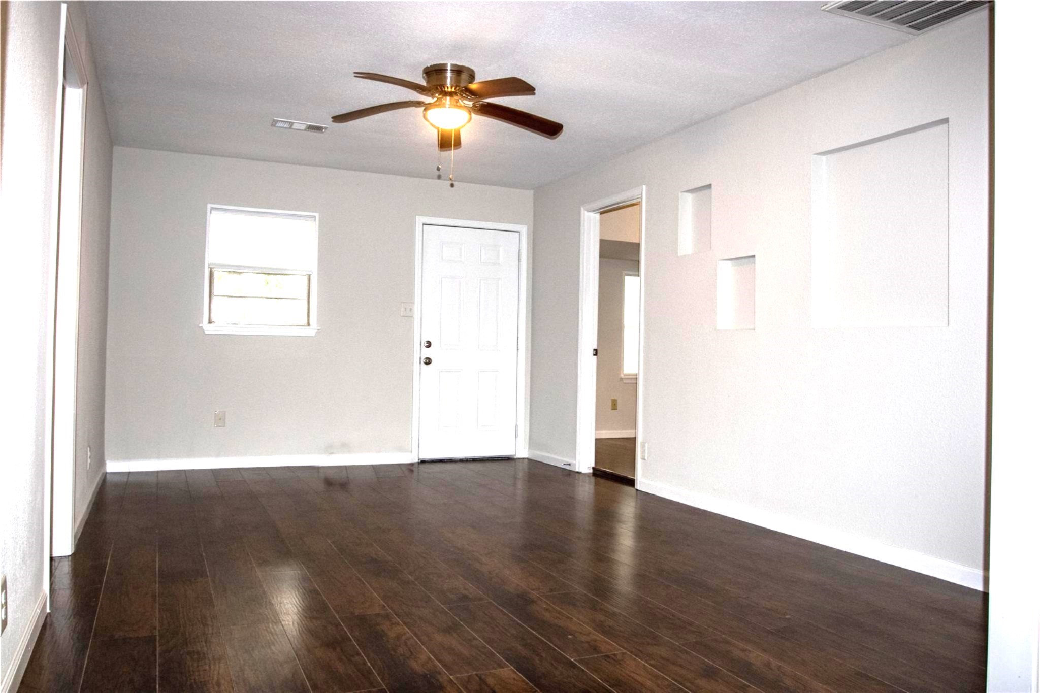 421 E Park Street Property Photo 6