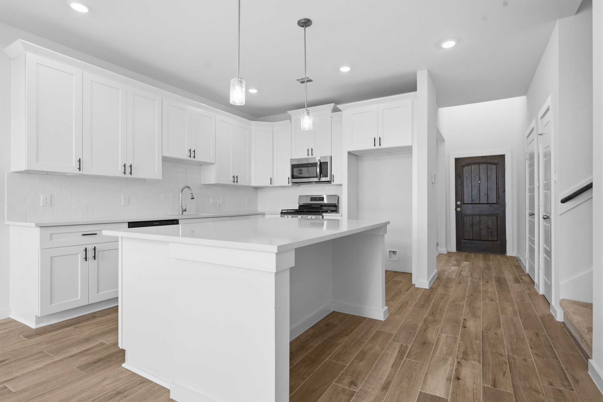 13734 Olympic River Lane Property Photo 9