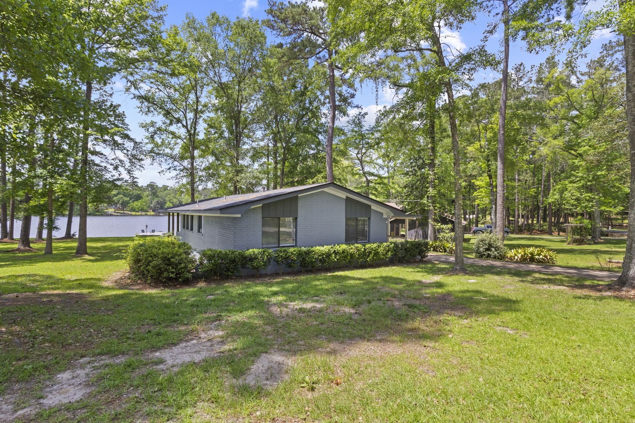 439 N Sherwood Forest Drive Property Photo 7