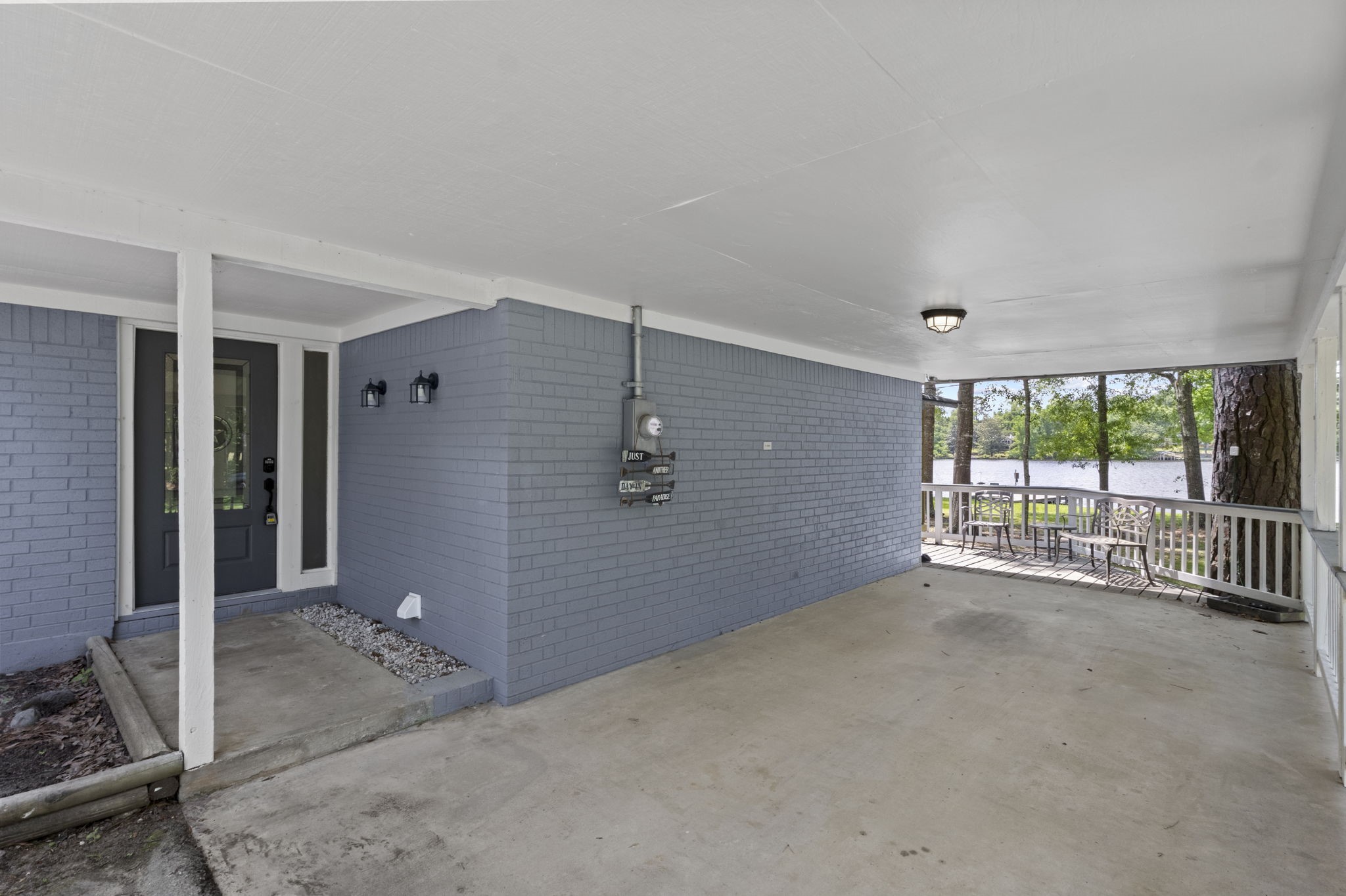 439 N Sherwood Forest Drive Property Photo 10