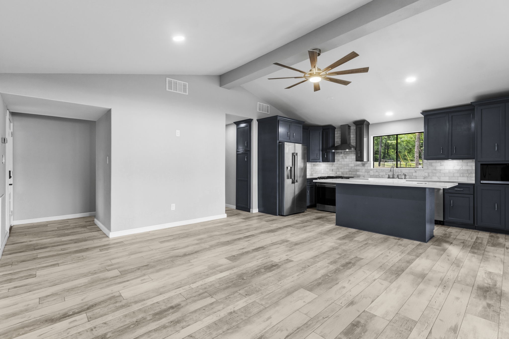 439 N Sherwood Forest Drive Property Photo 12