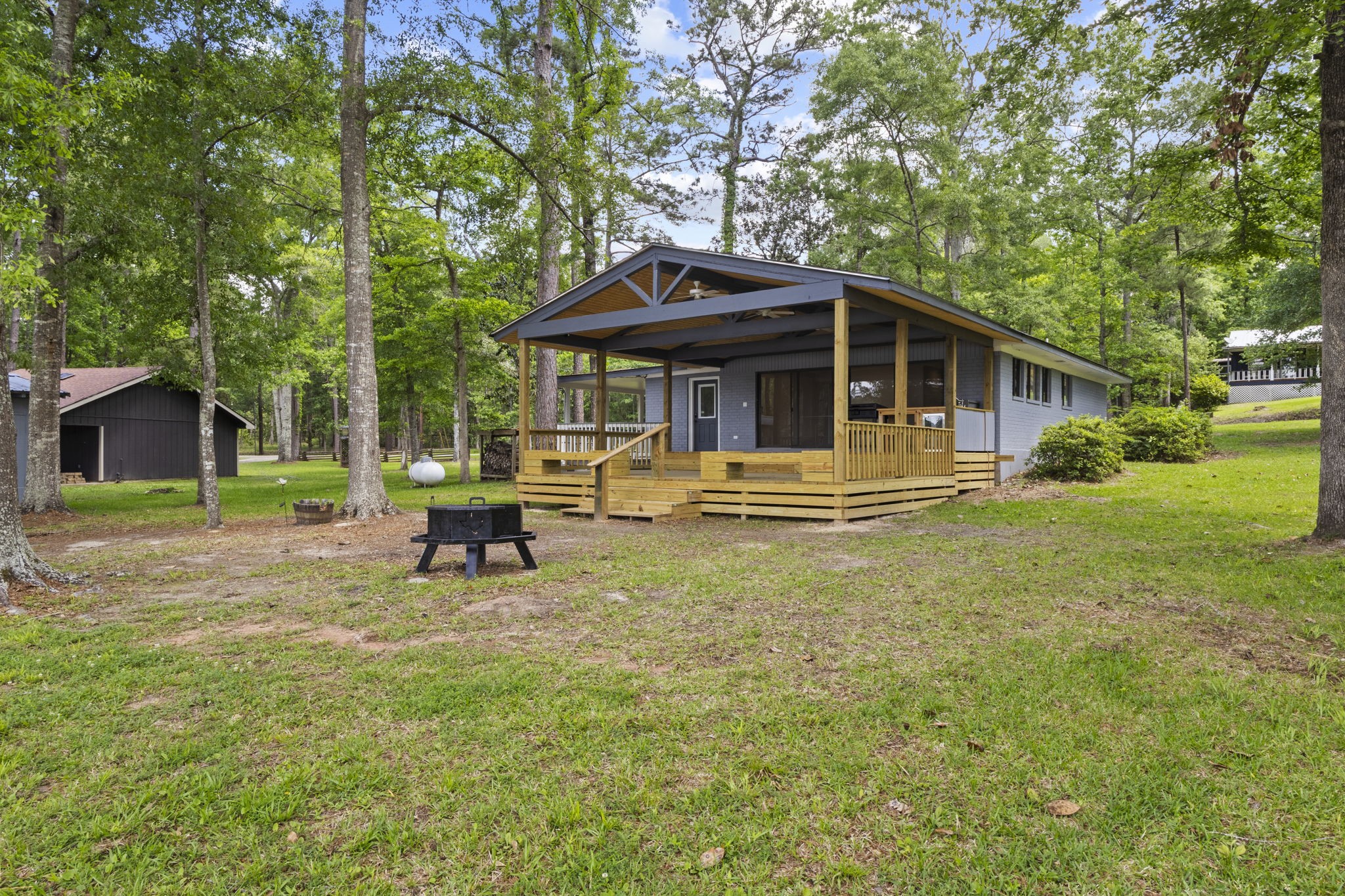 439 N Sherwood Forest Drive Property Photo 42
