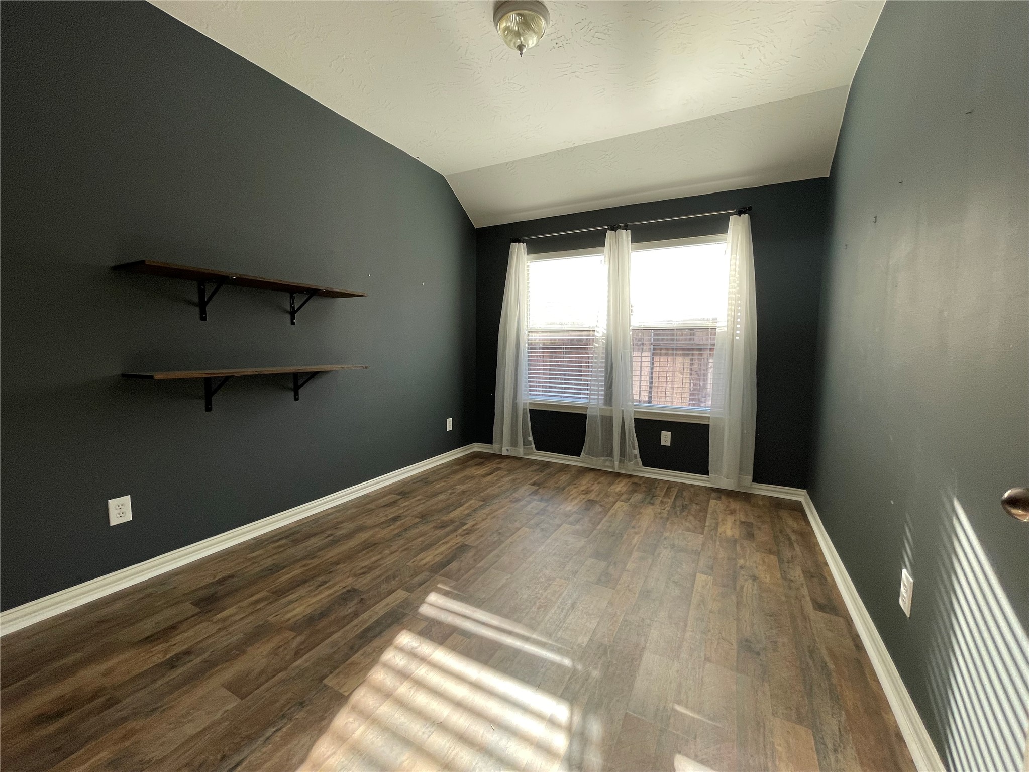 7631 Golden Thistle Lane Property Photo 4