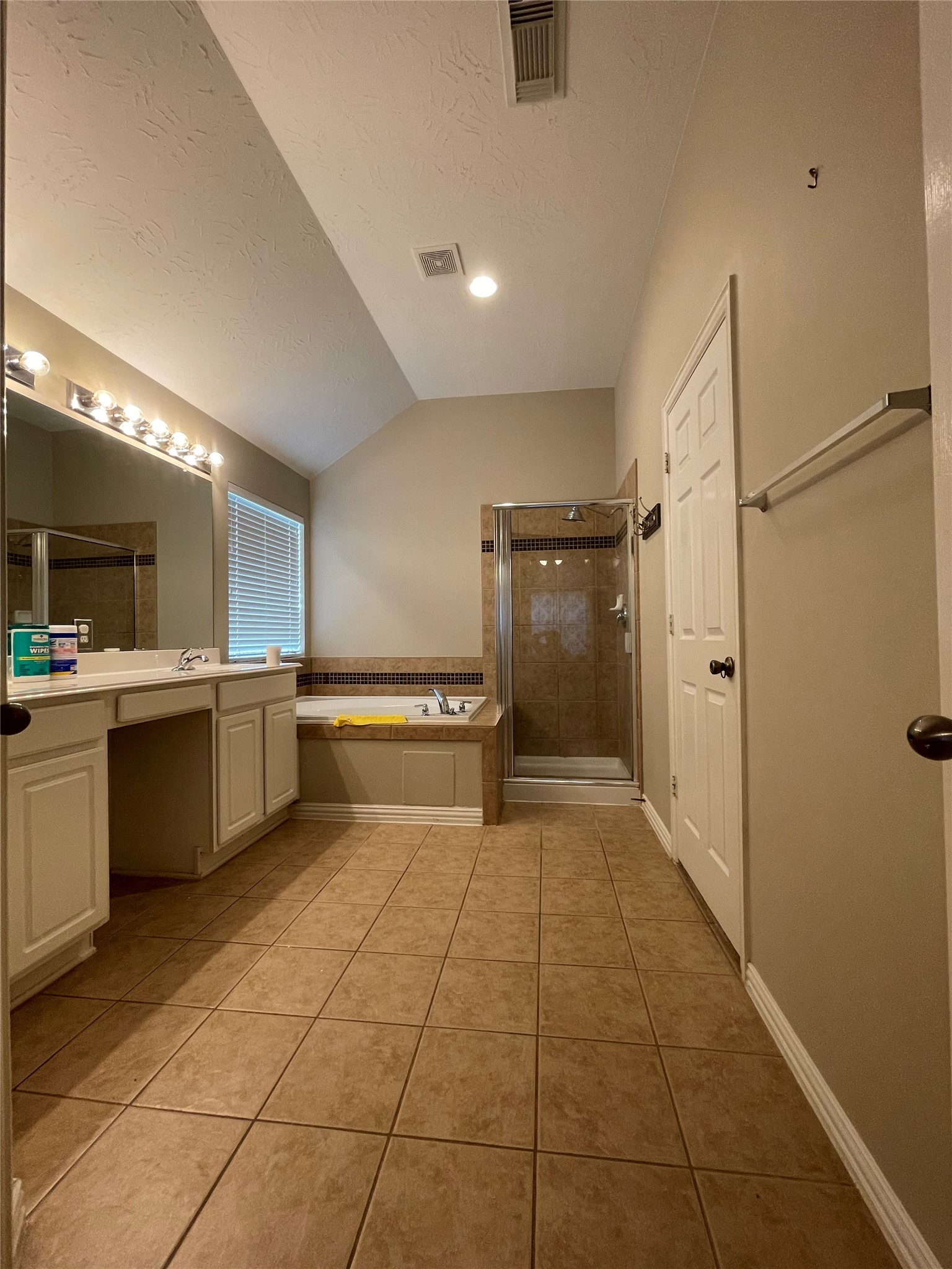 7631 Golden Thistle Lane Property Photo 14
