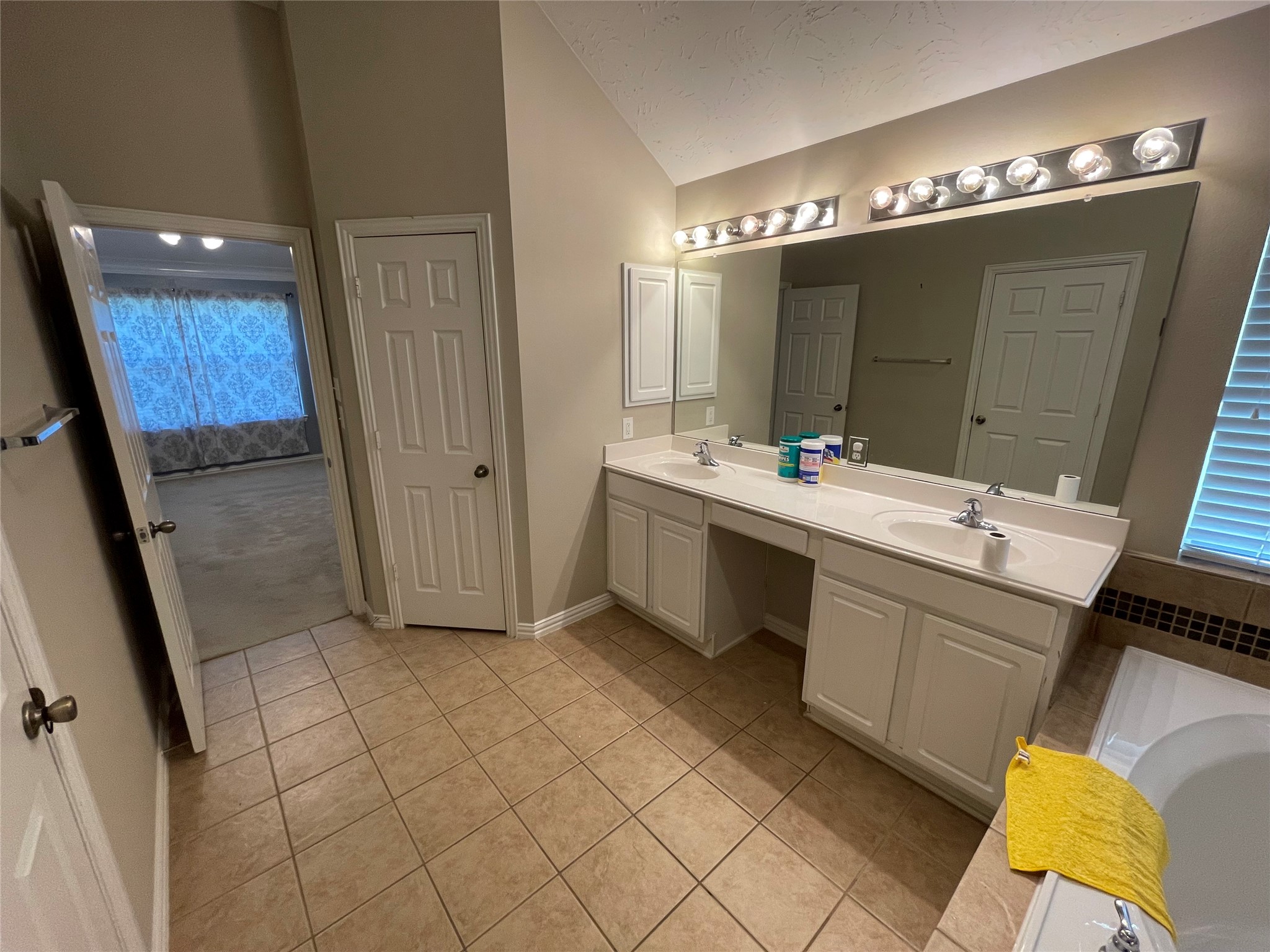 7631 Golden Thistle Lane Property Photo 15