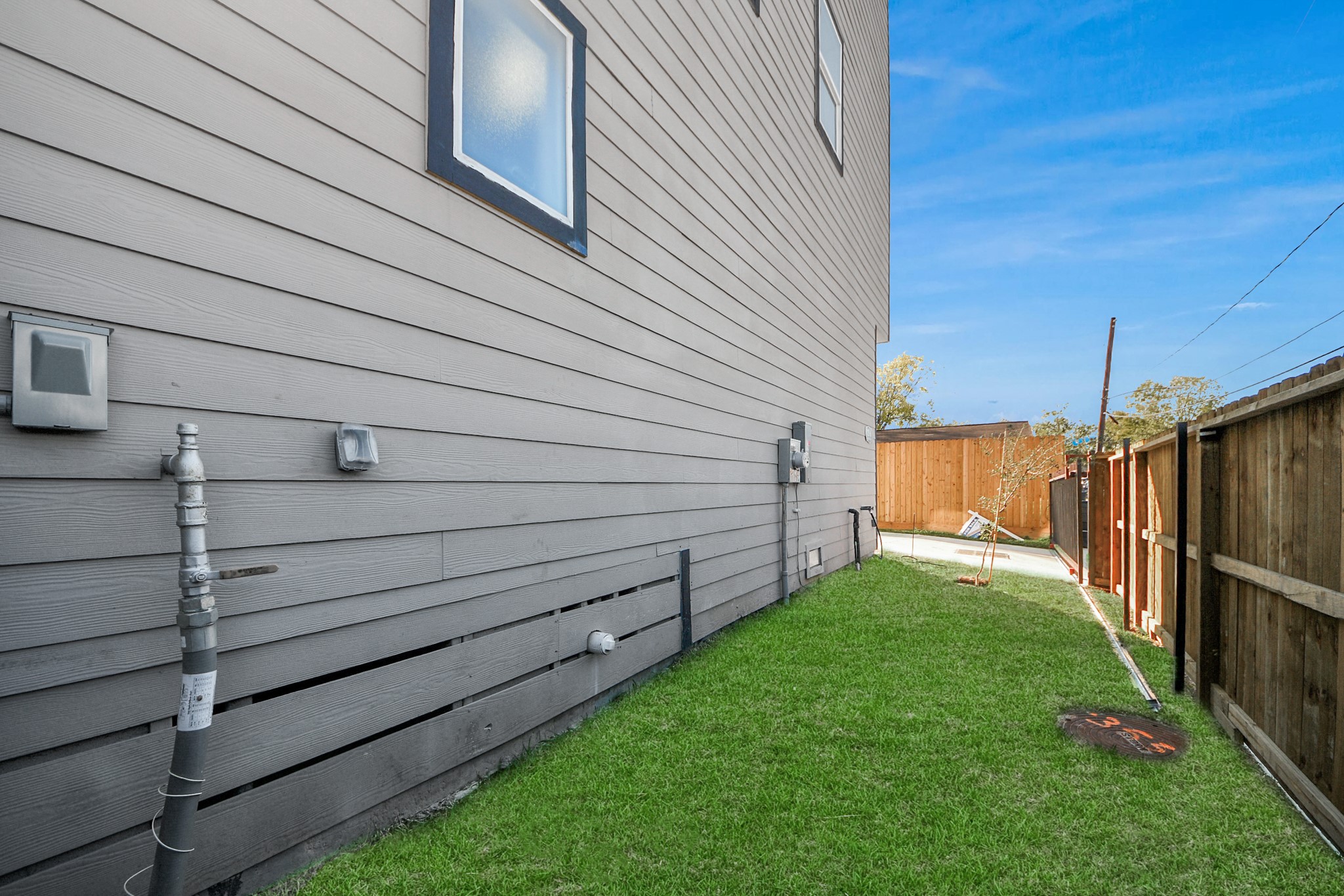 1216 E 34th Street D Property Photo 5