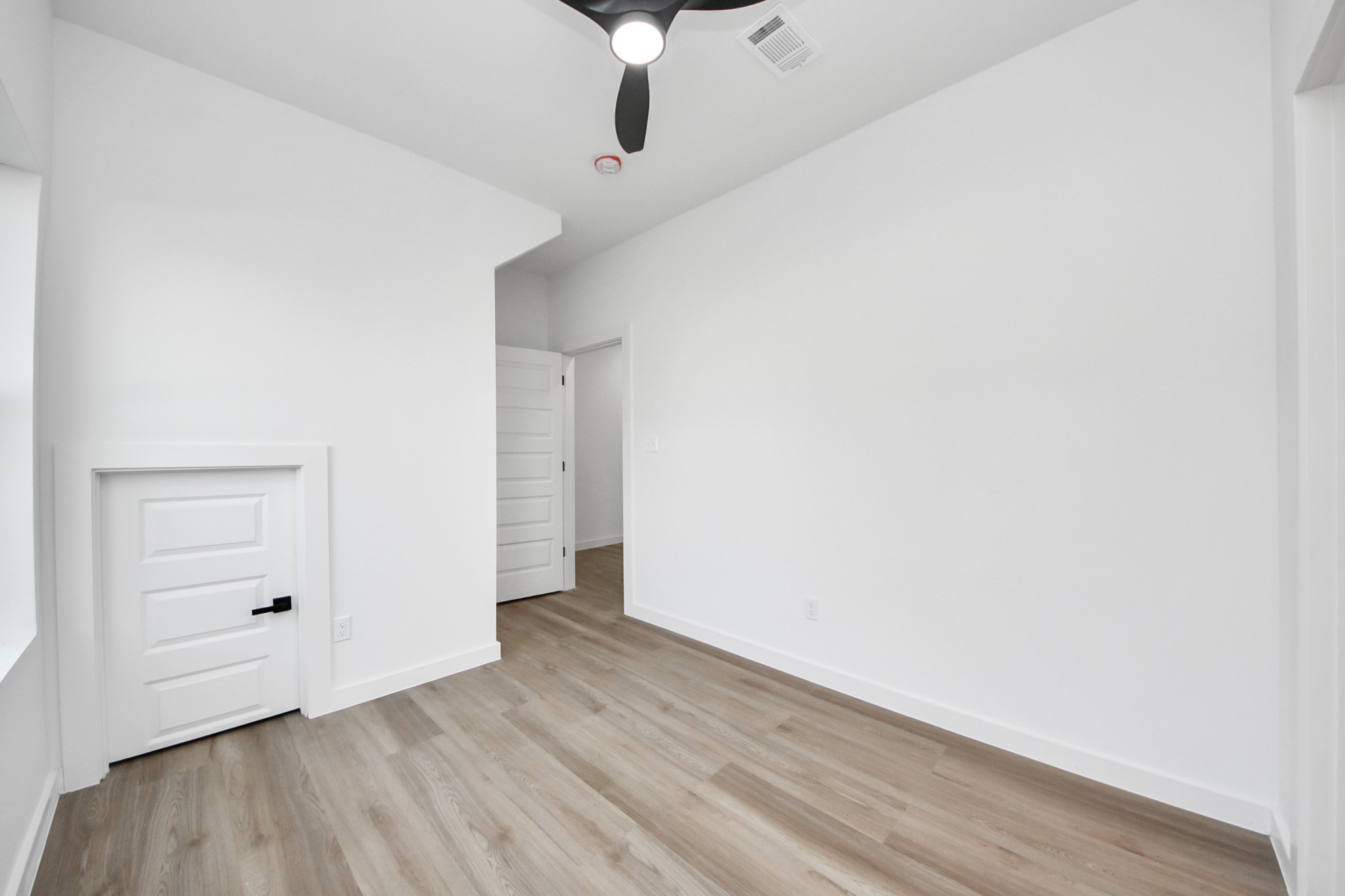1216 E 34th Street D Property Photo 10