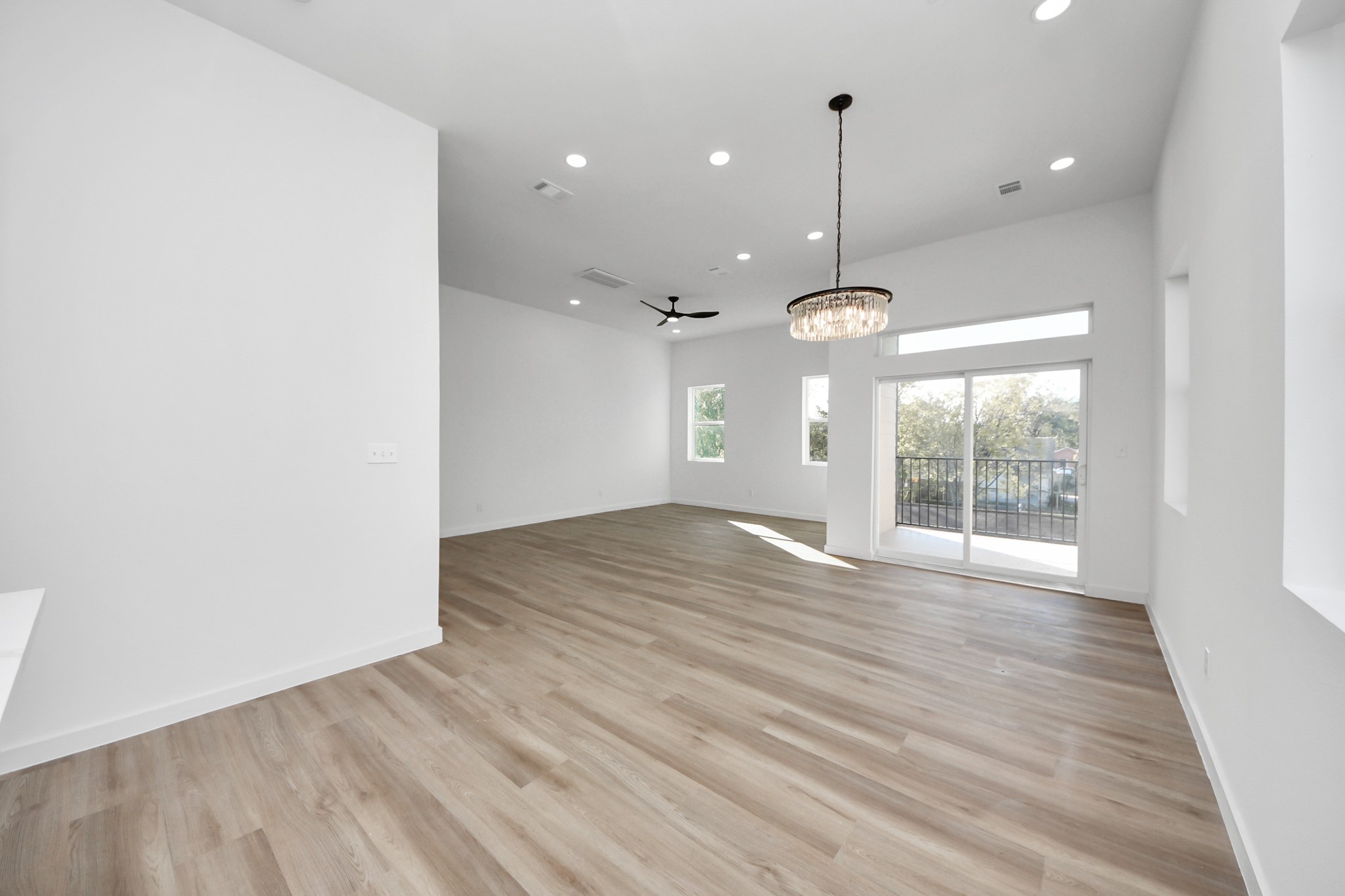 1216 E 34th Street D Property Photo 17