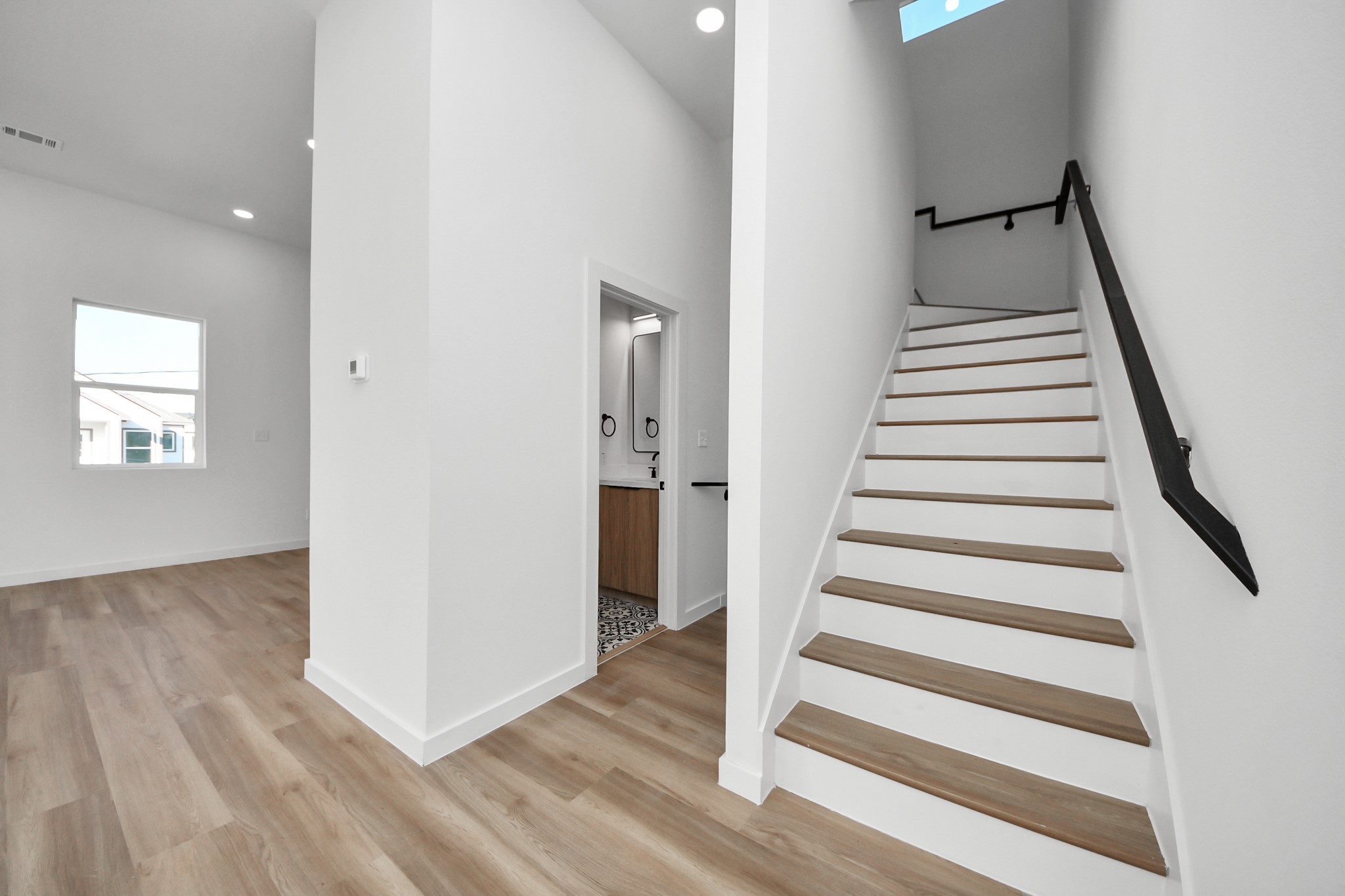 1216 E 34th Street D Property Photo 27