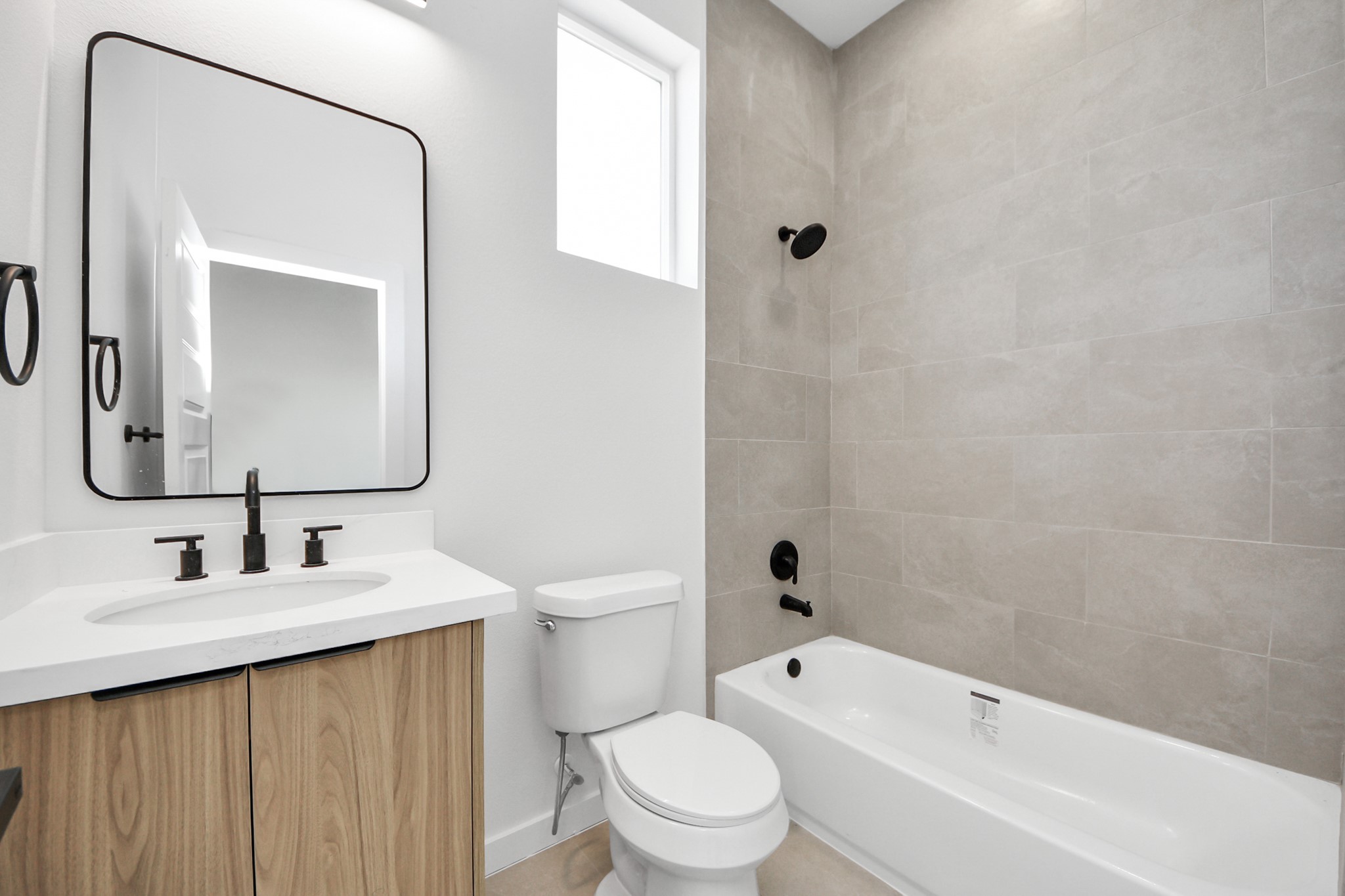 1216 E 34th Street D Property Photo 31