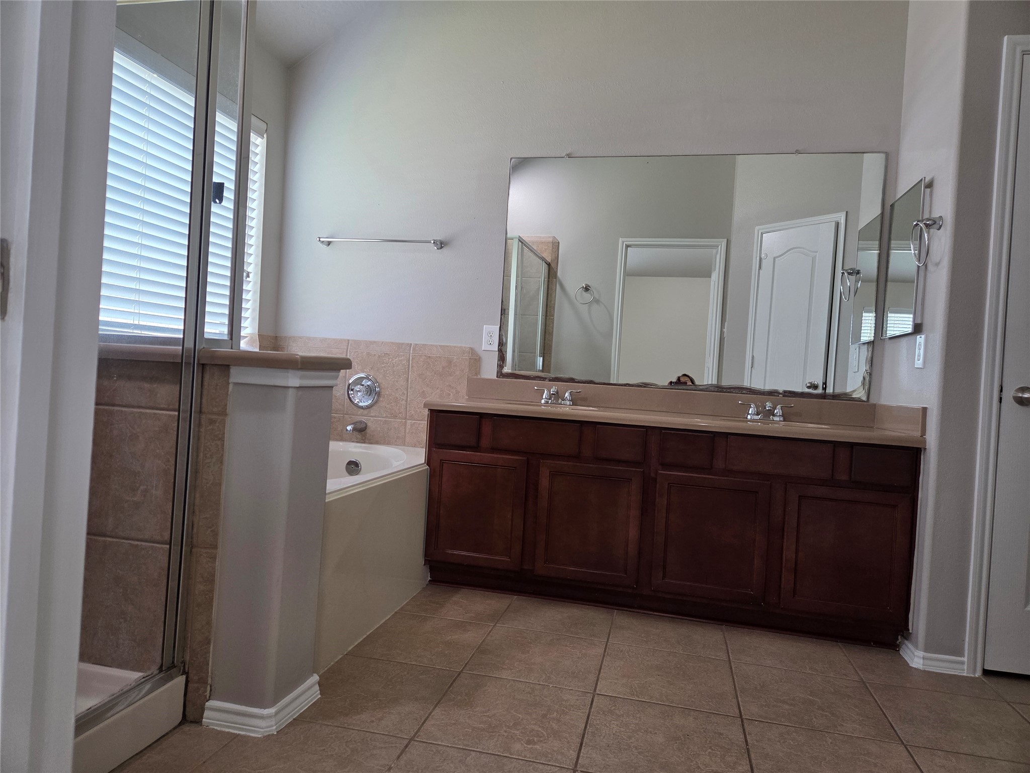 219 Golden Grain Drive Property Photo 14