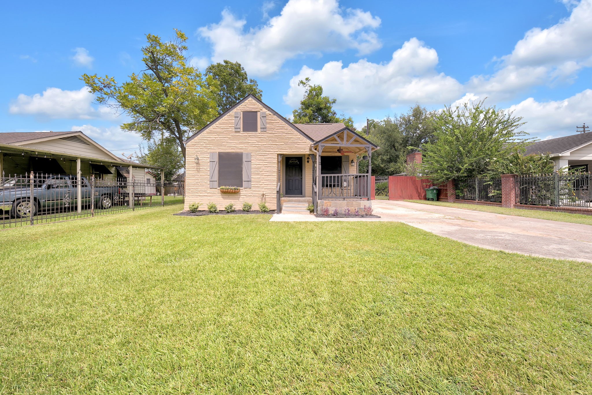 1103 Beckman Street Property Photo 2